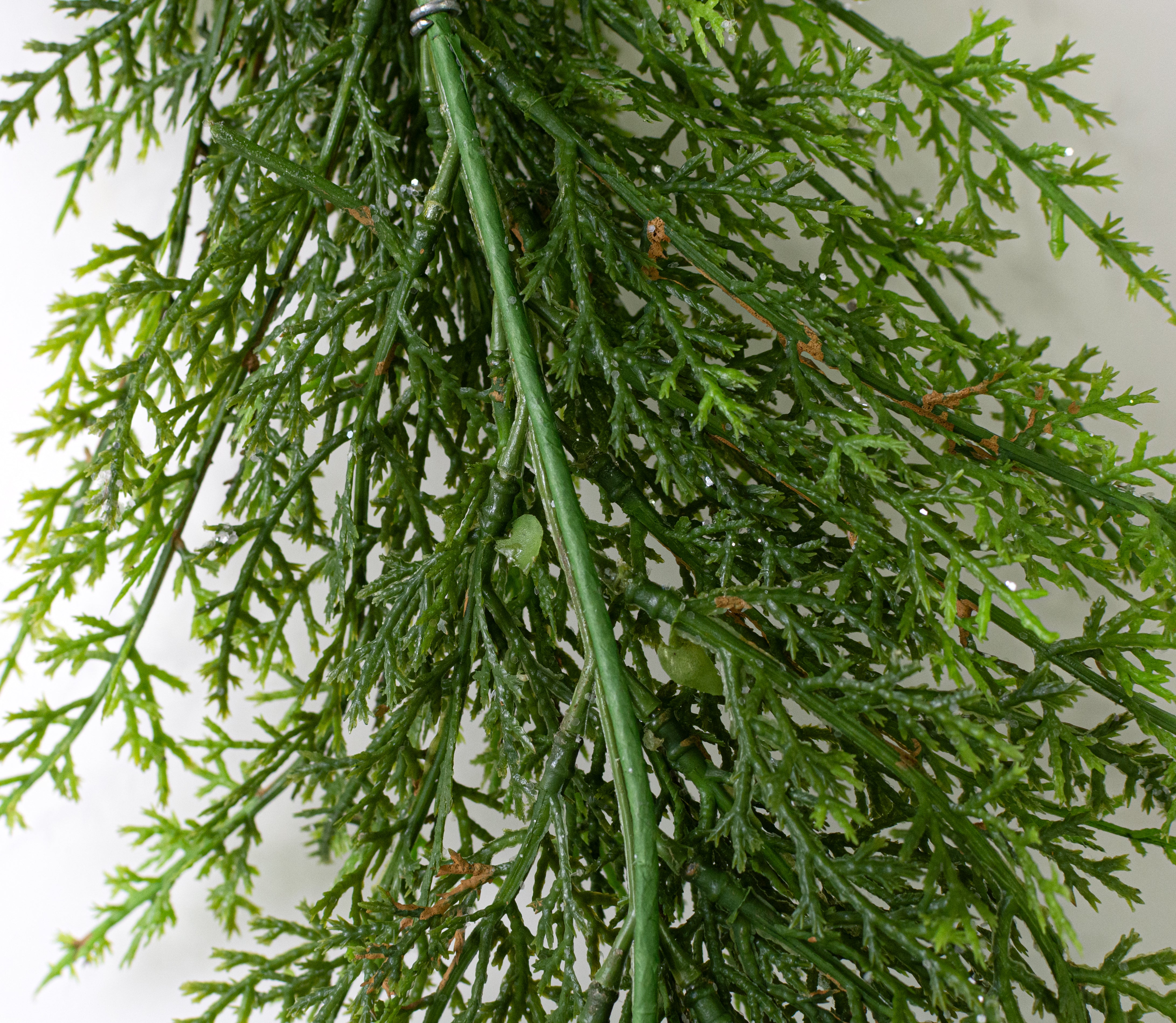 6" Glittered Soft Cedar Garland detail photo 4