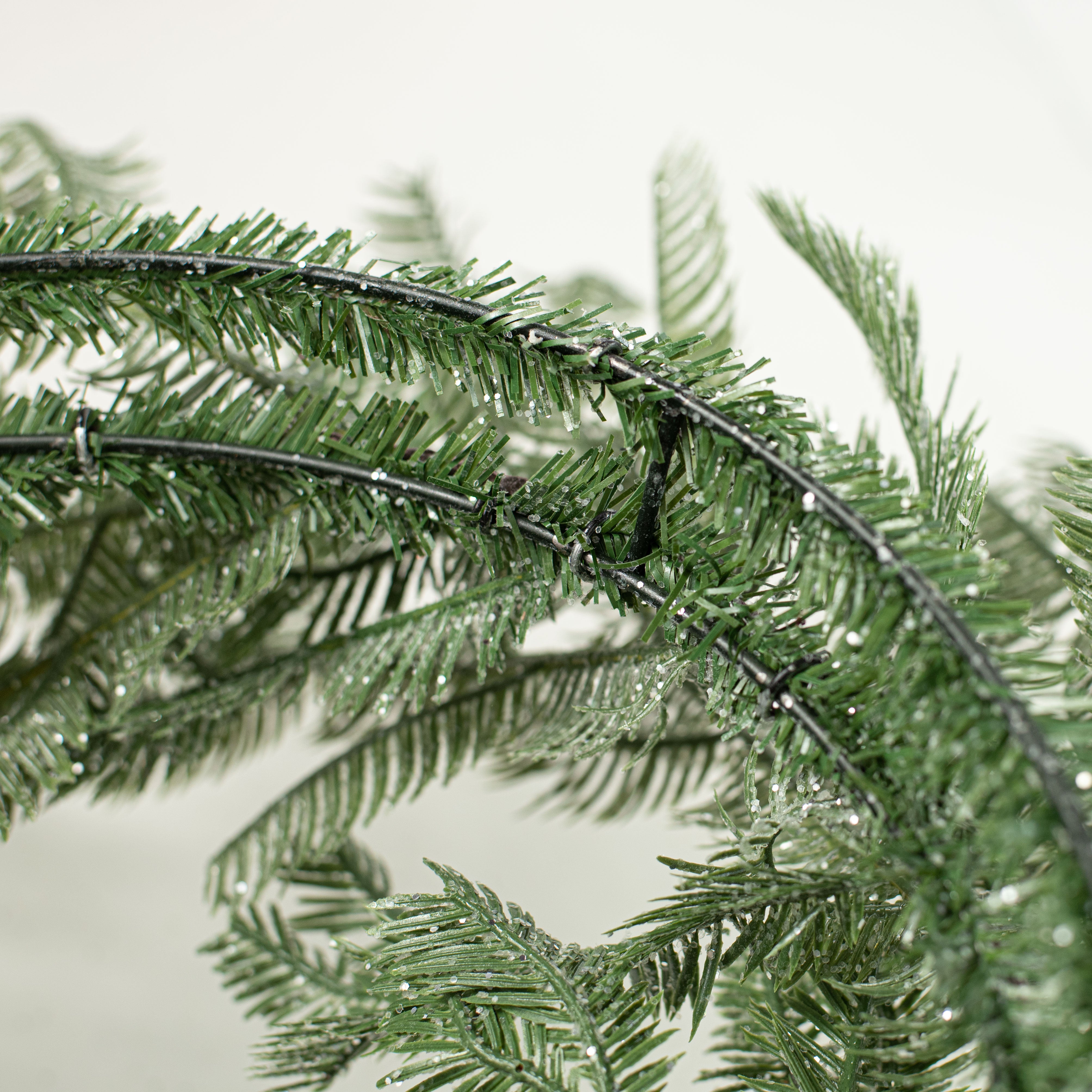 24" Glitzy Hemlock Pine Wreath detail photo 4