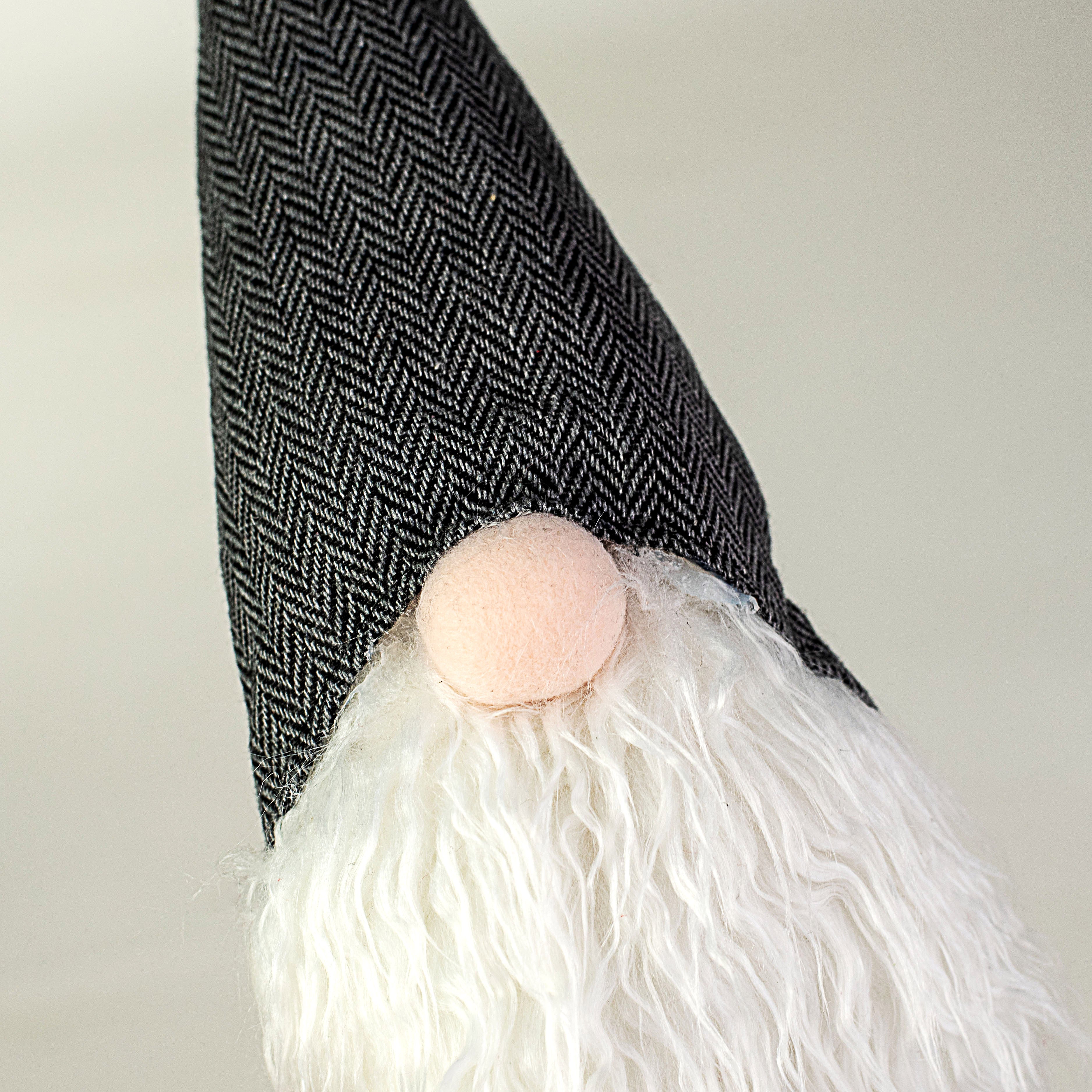 Gnome Wreath Accent: Grey Herringbone (3 Piece) detail photo 3
