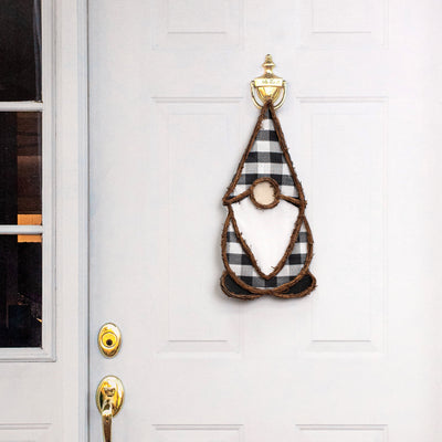 20" Grapevine Hanger: BW Check Gnome Lifestyle Photo