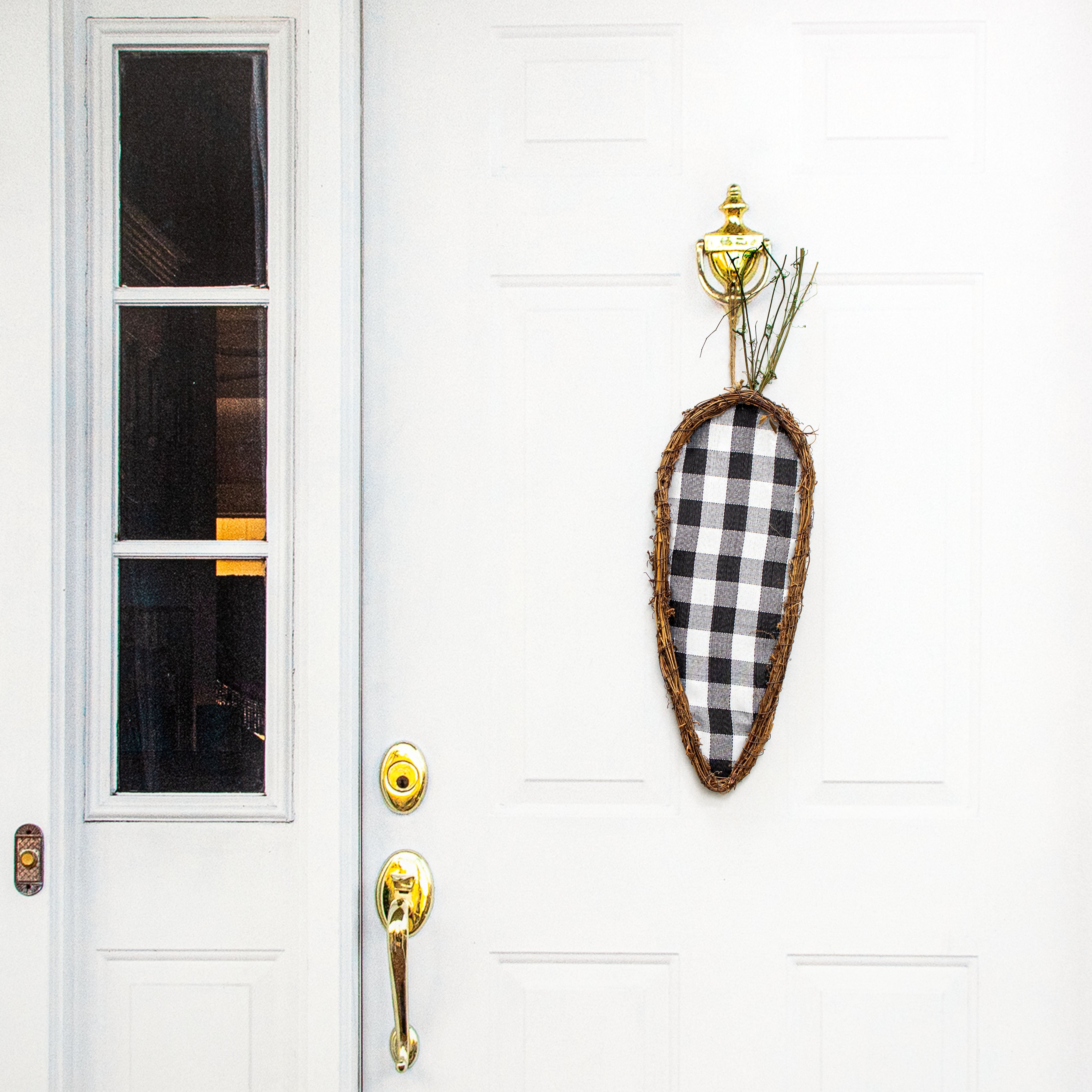 24" Grapevine Hanger: Check Carrot Lifestyle Photo