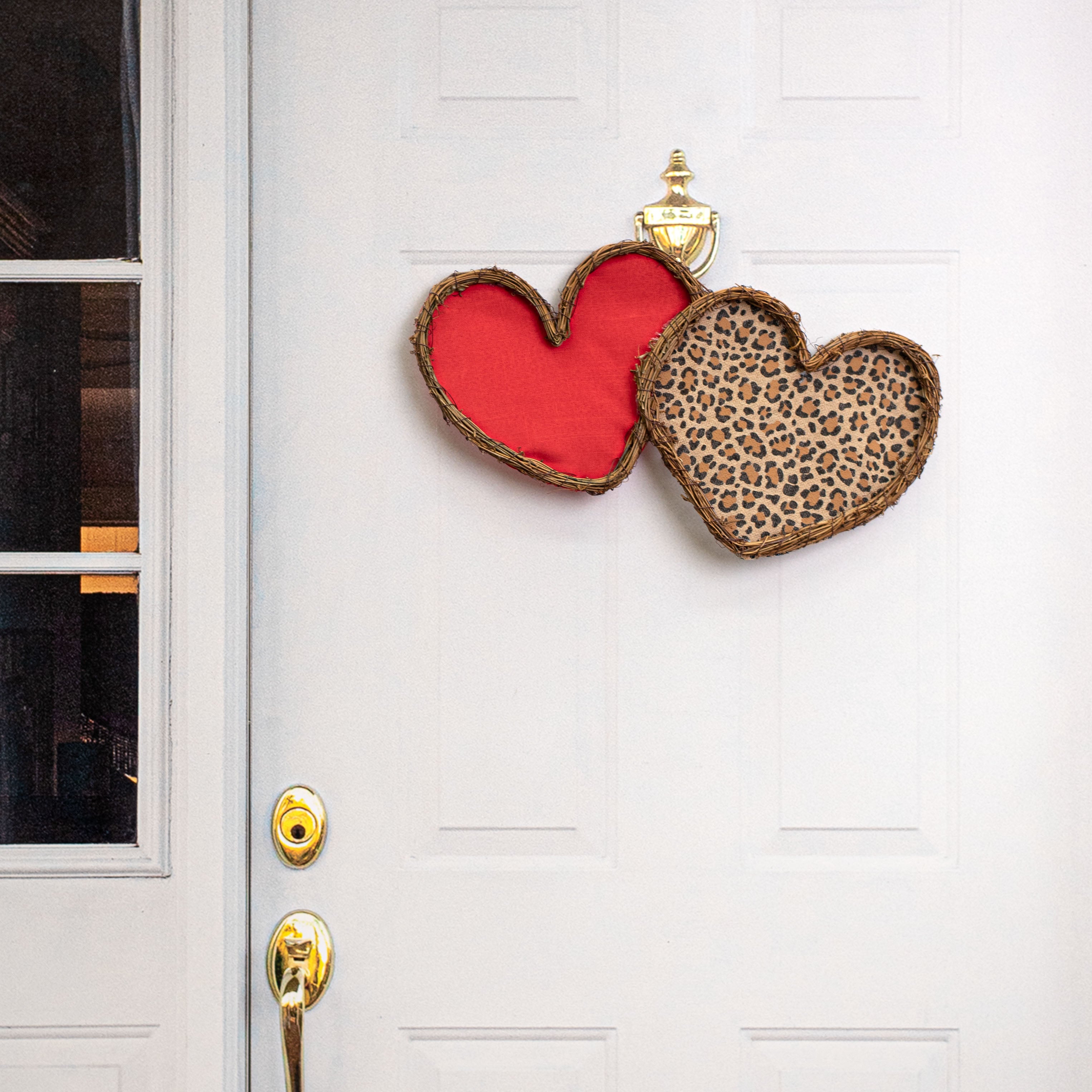 21" Grapevine Hanger: Leopard & Red Hearts Lifestyle Photo