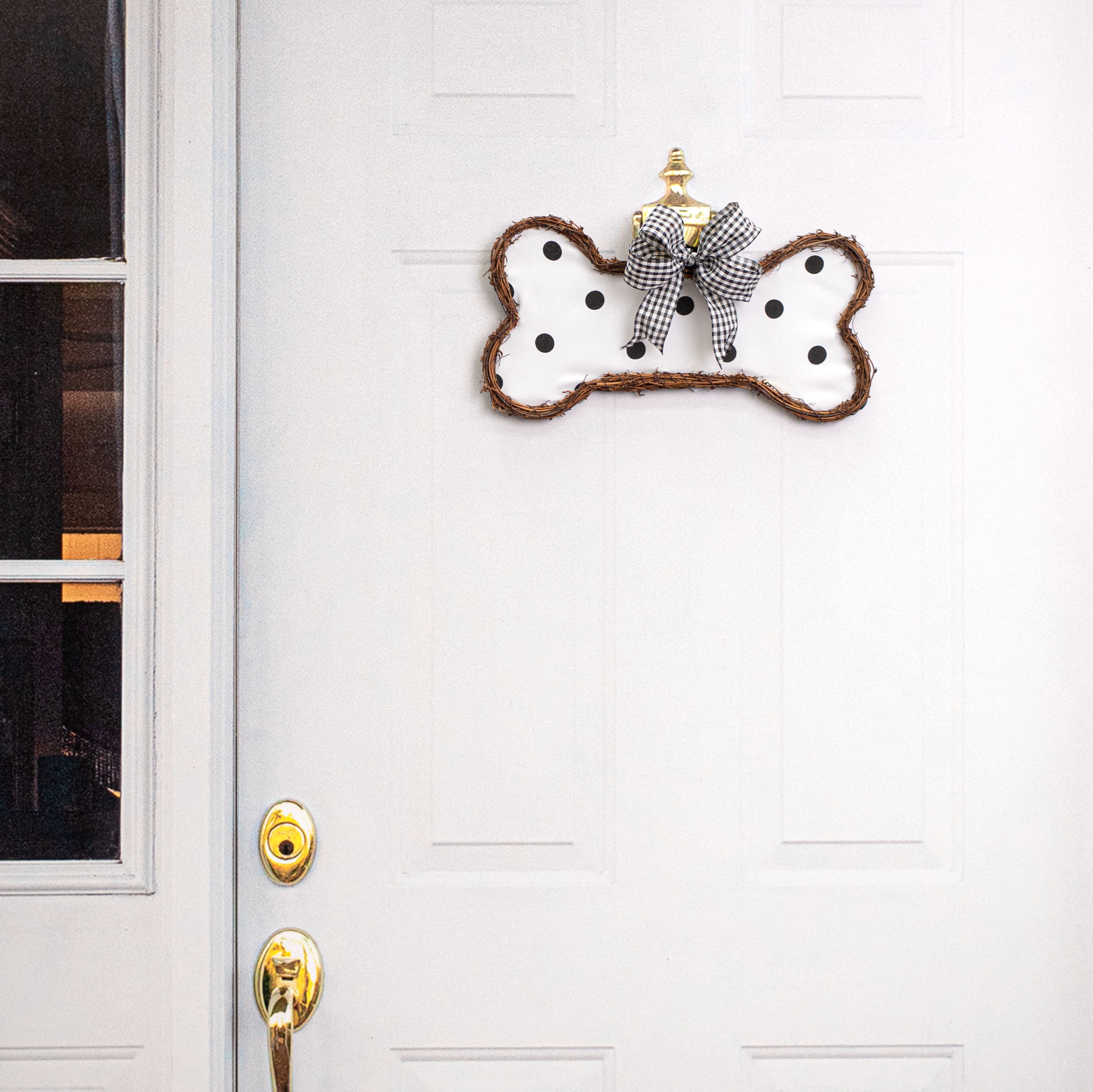 15" Grapevine Hanger: Polka Dot Dog Bone Lifestyle Photo