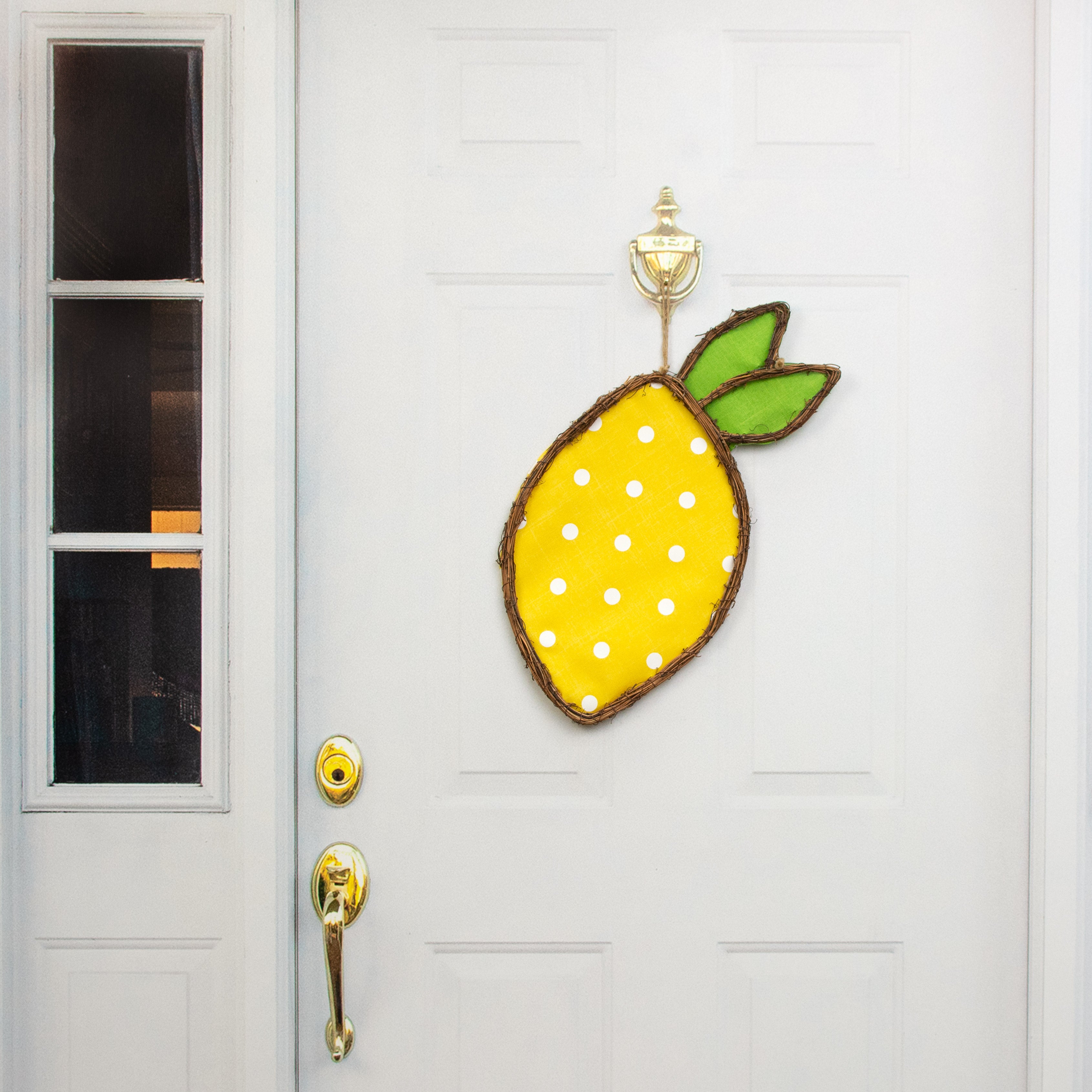 21" Grapevine Hanger: Polka Dot Lemon Lifestyle Photo