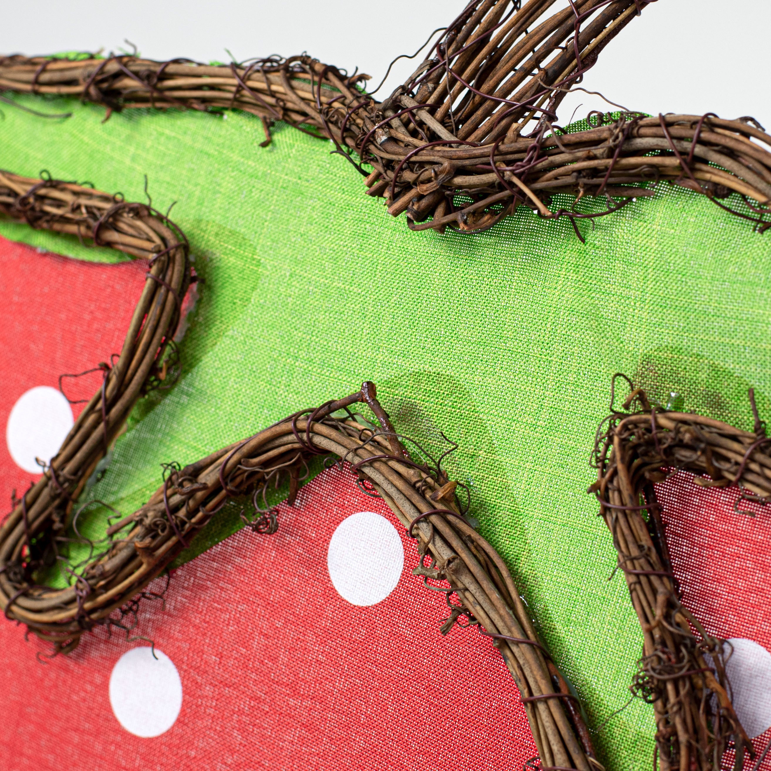 19" Grapevine Hanger: Red & White Strawberry detail photo 3
