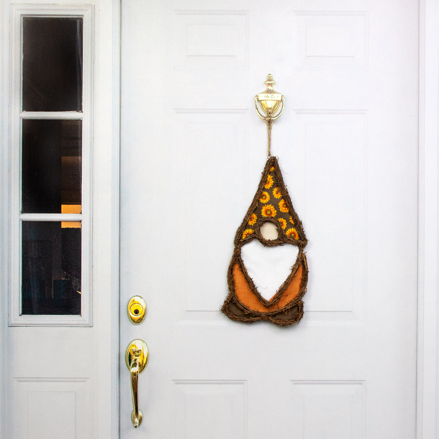 20" Grapevine Hanger: Sunflowers Gnome Lifestyle Photo