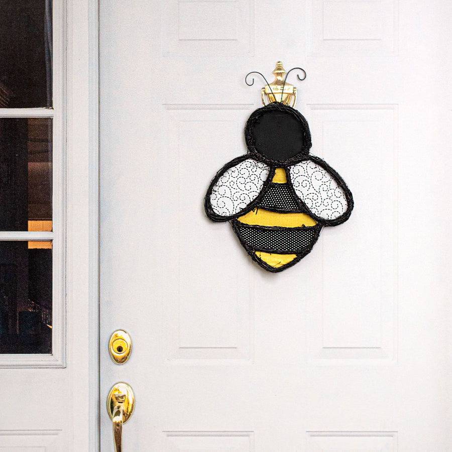20" Grapevine Hanger: Swirl Bumble Bee Lifestyle Photo