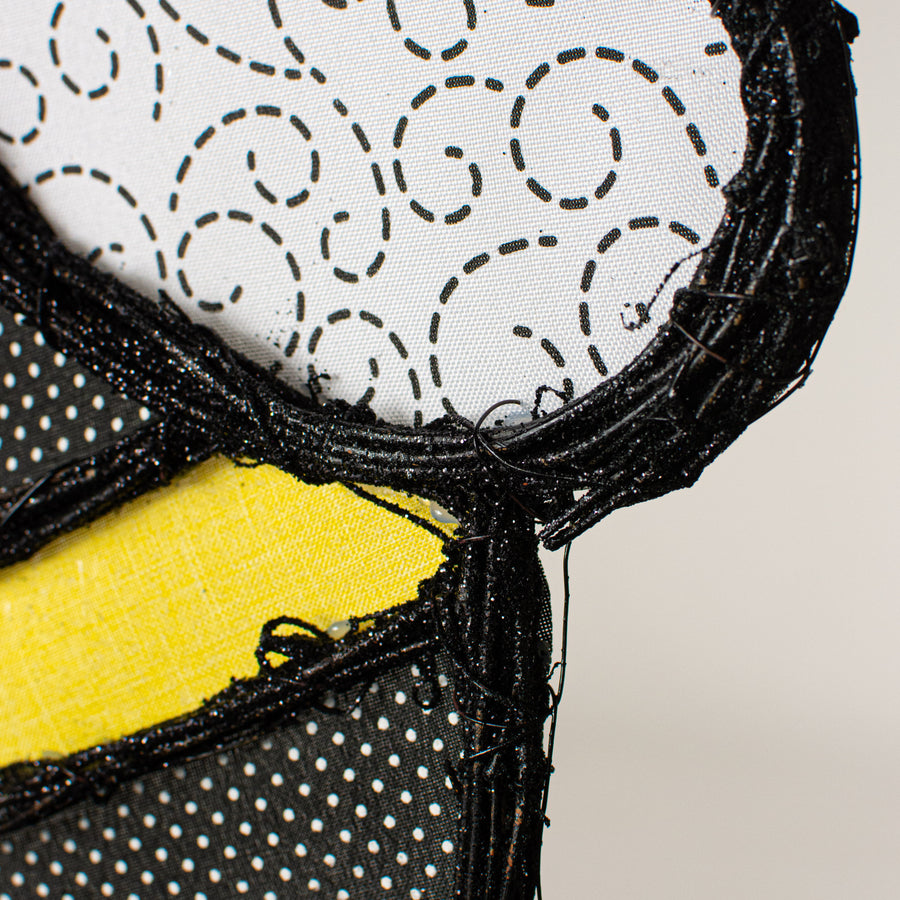 20" Grapevine Hanger: Swirl Bumble Bee detail photo 3