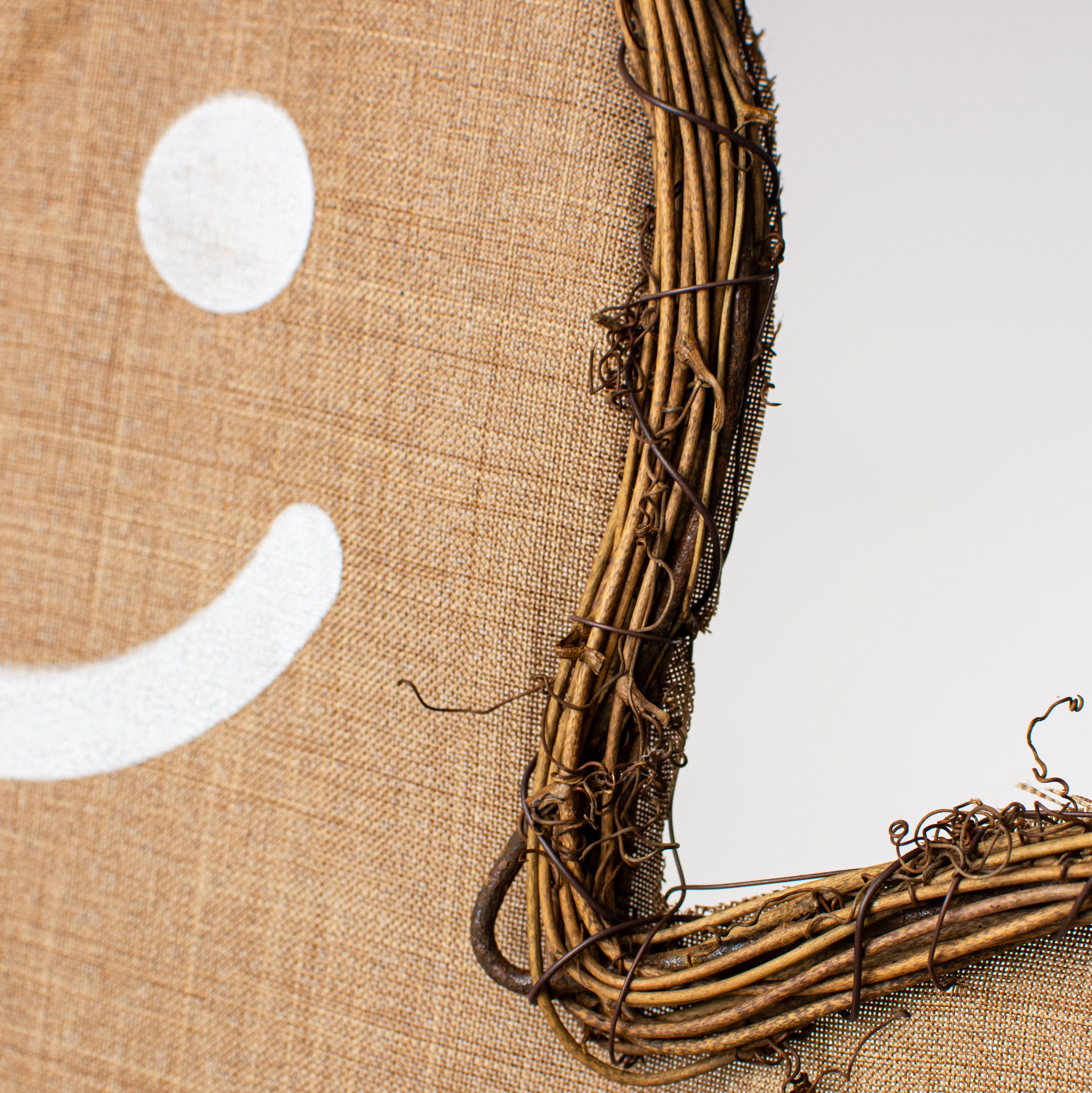 21" Grapevine Hanger: Tan Gingerbread Man detail photo 3
