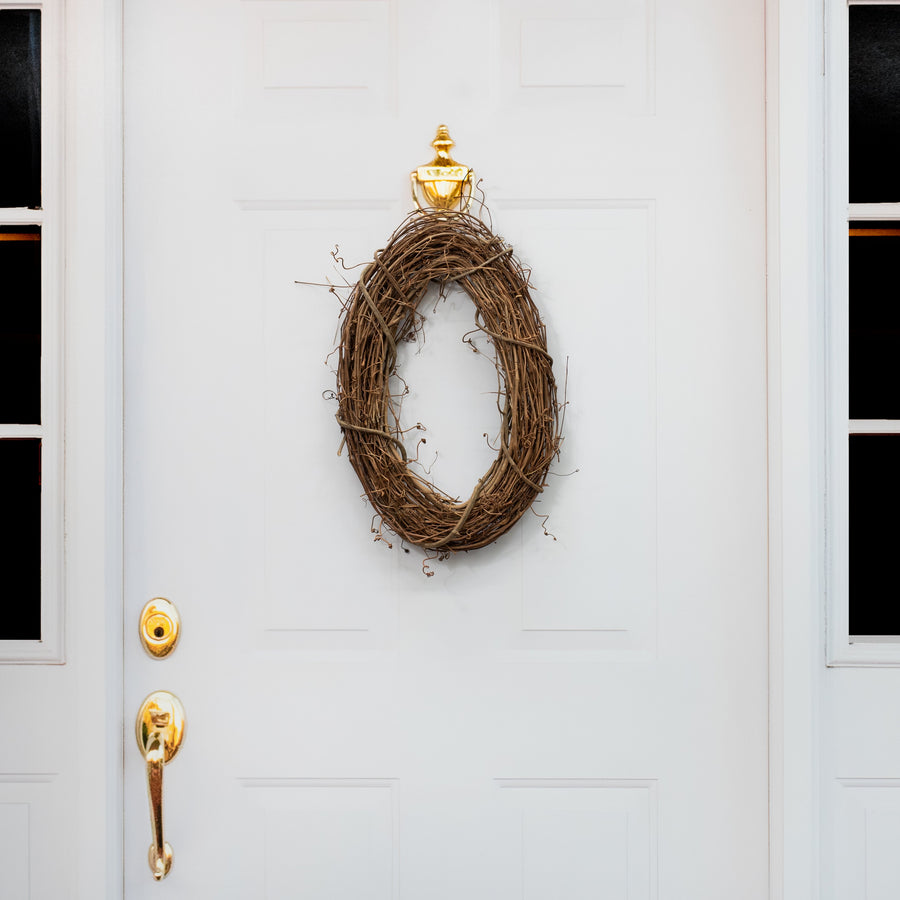 18" Grapevine Oval Wreath Lifestyle Photo
