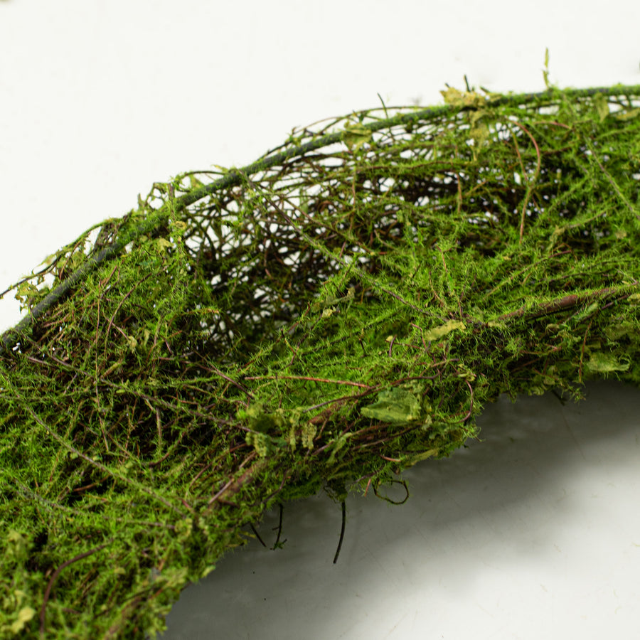 22" Green Moss Vine Wreath: Oval detail photo 4