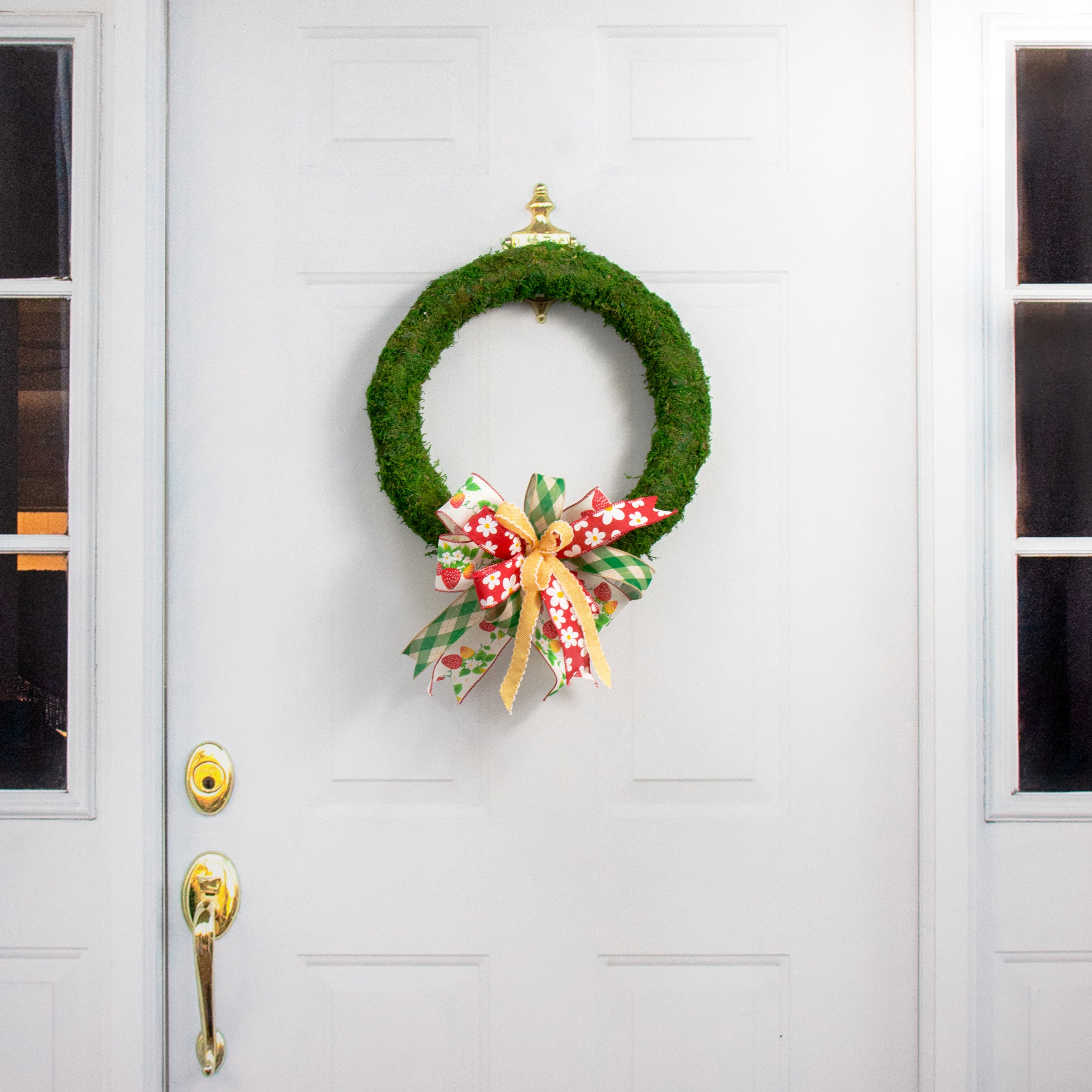 16" Green Moss Wreath detail photo 4