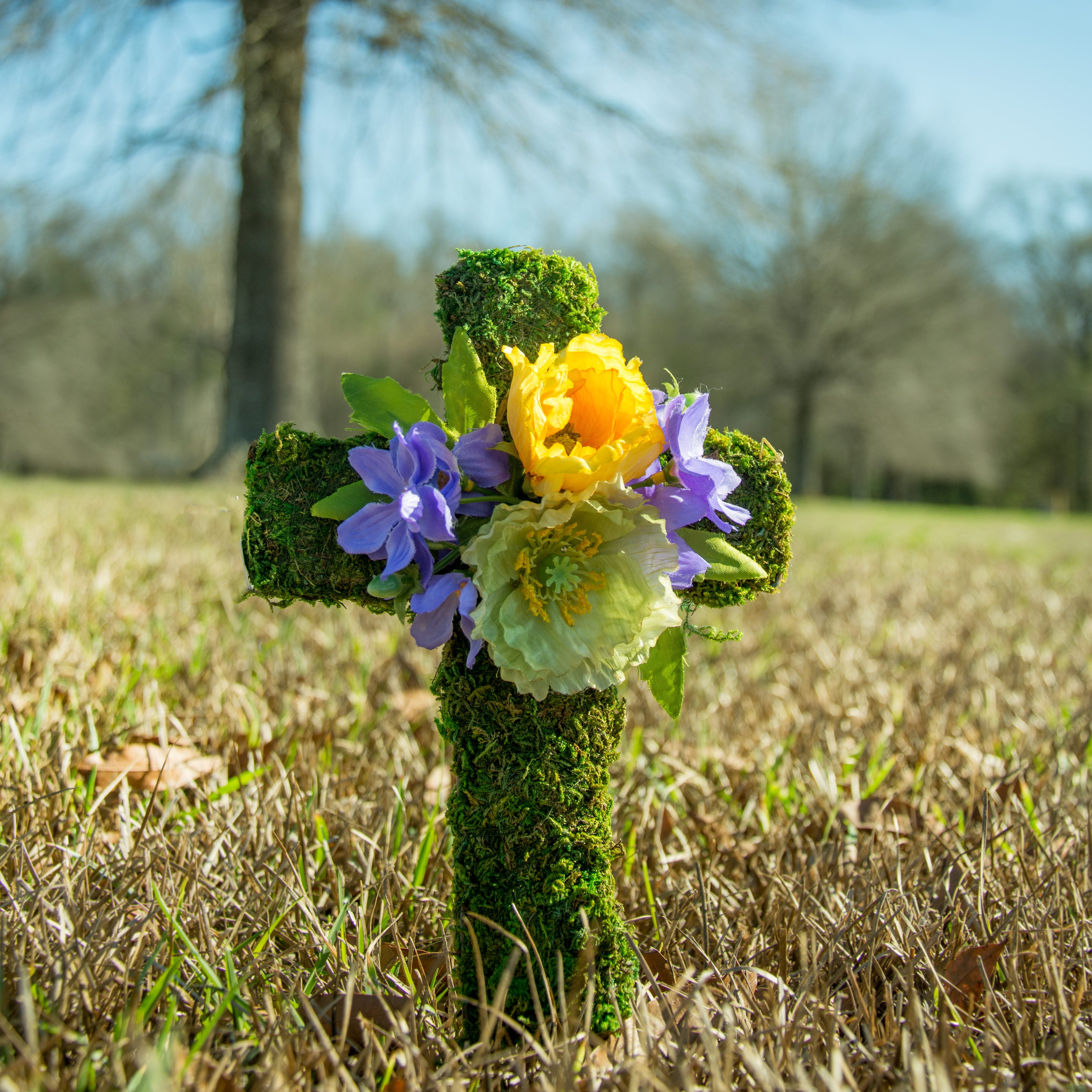 8.5" Green Sheet Moss Cross Stake Lifestyle Photo