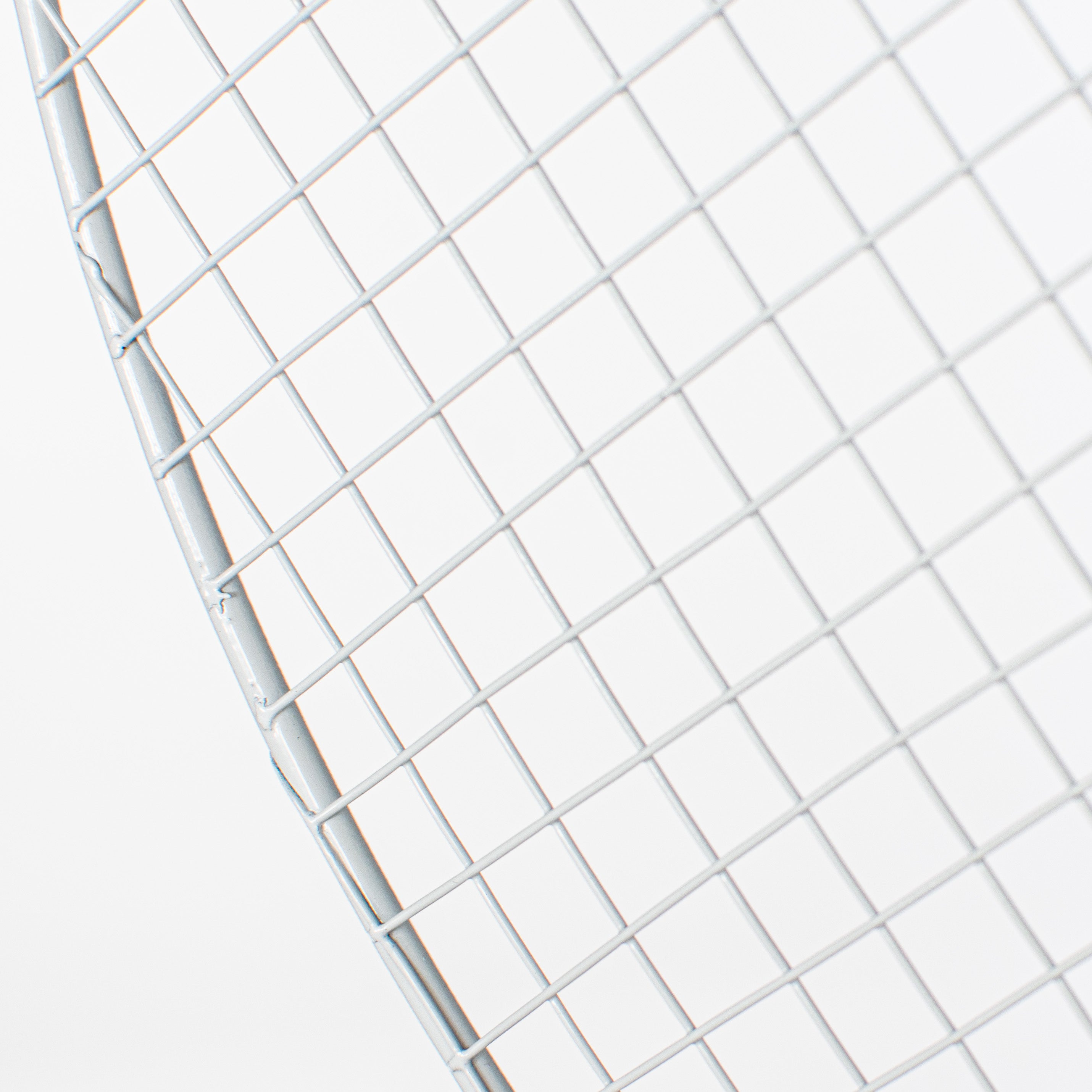 16" Half Moon Wire Mesh Wreath Form: White detail photo 3