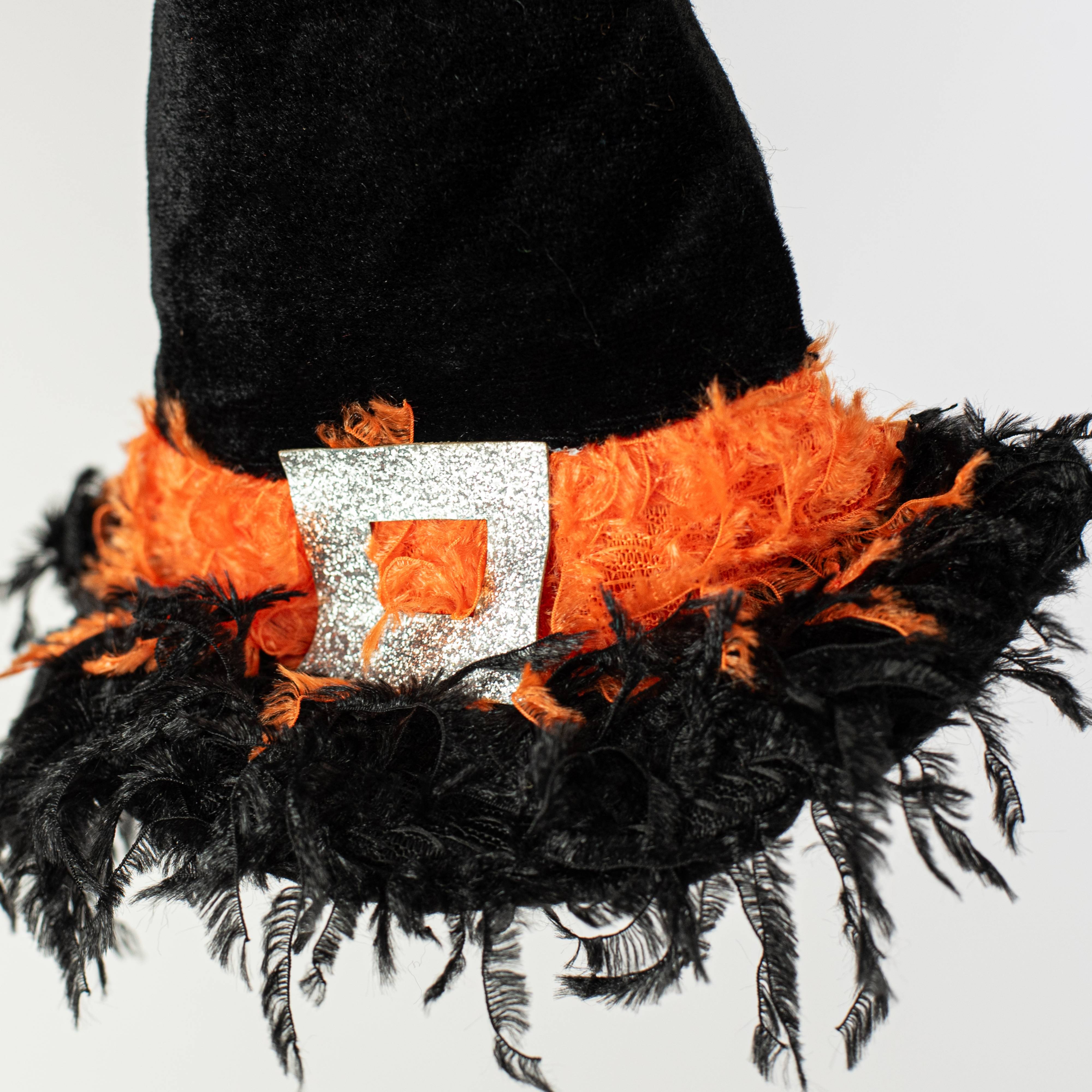 20" Harlequin Witch Wreath Decor Kit: Black & White detail photo 5