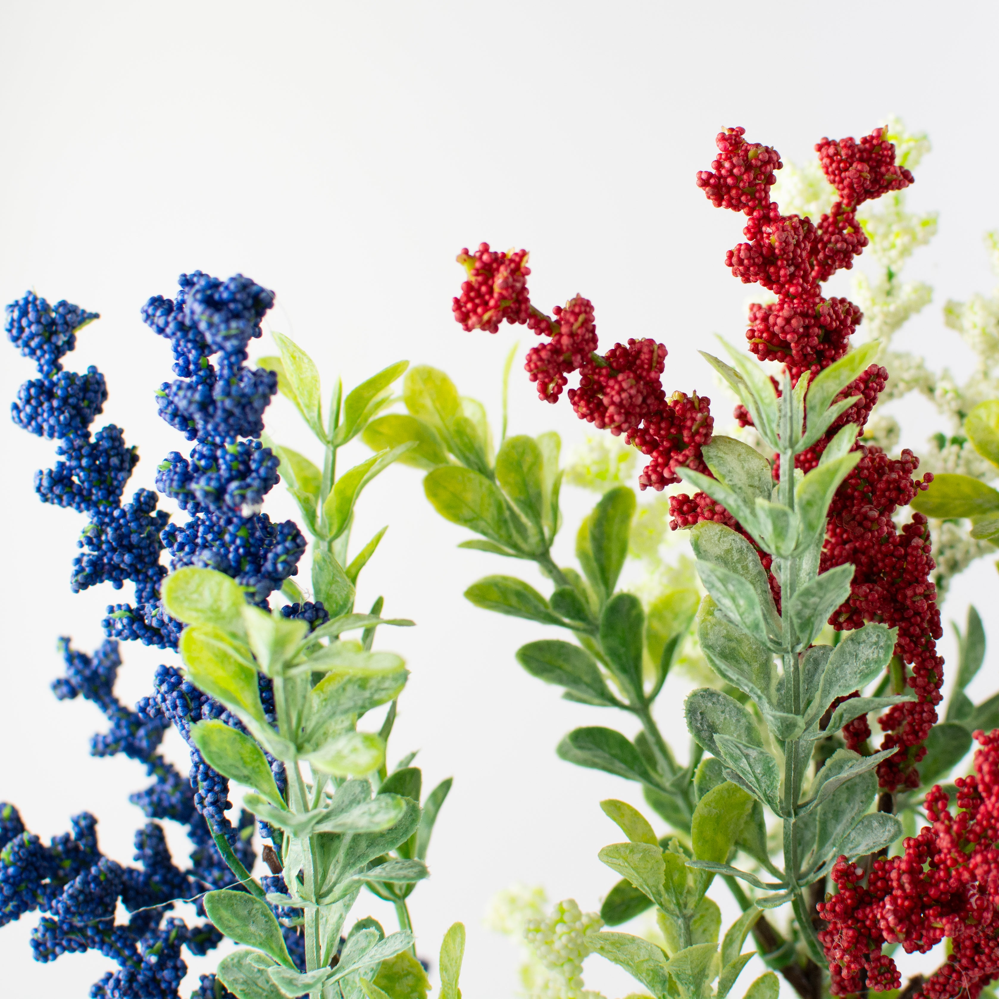 15" Heather with Boxwood Bundle: Red, White, Blue Lifestyle Photo
