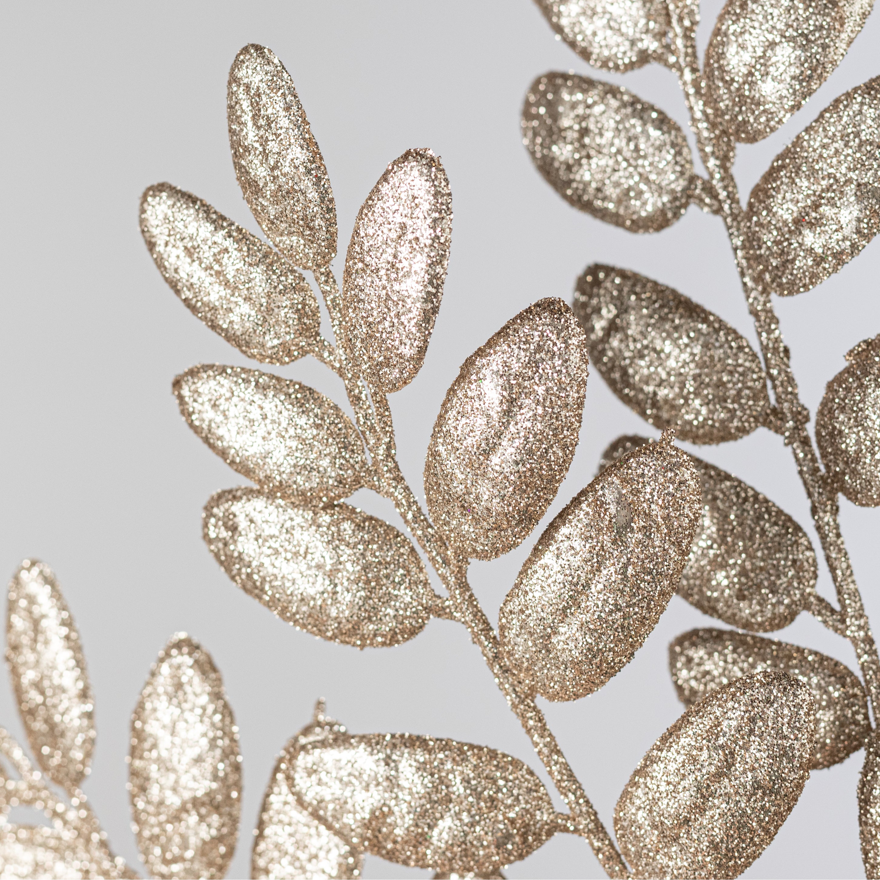 22" Honey Locust Leaf Glitter Spray: Champagne Gold Lifestyle Photo