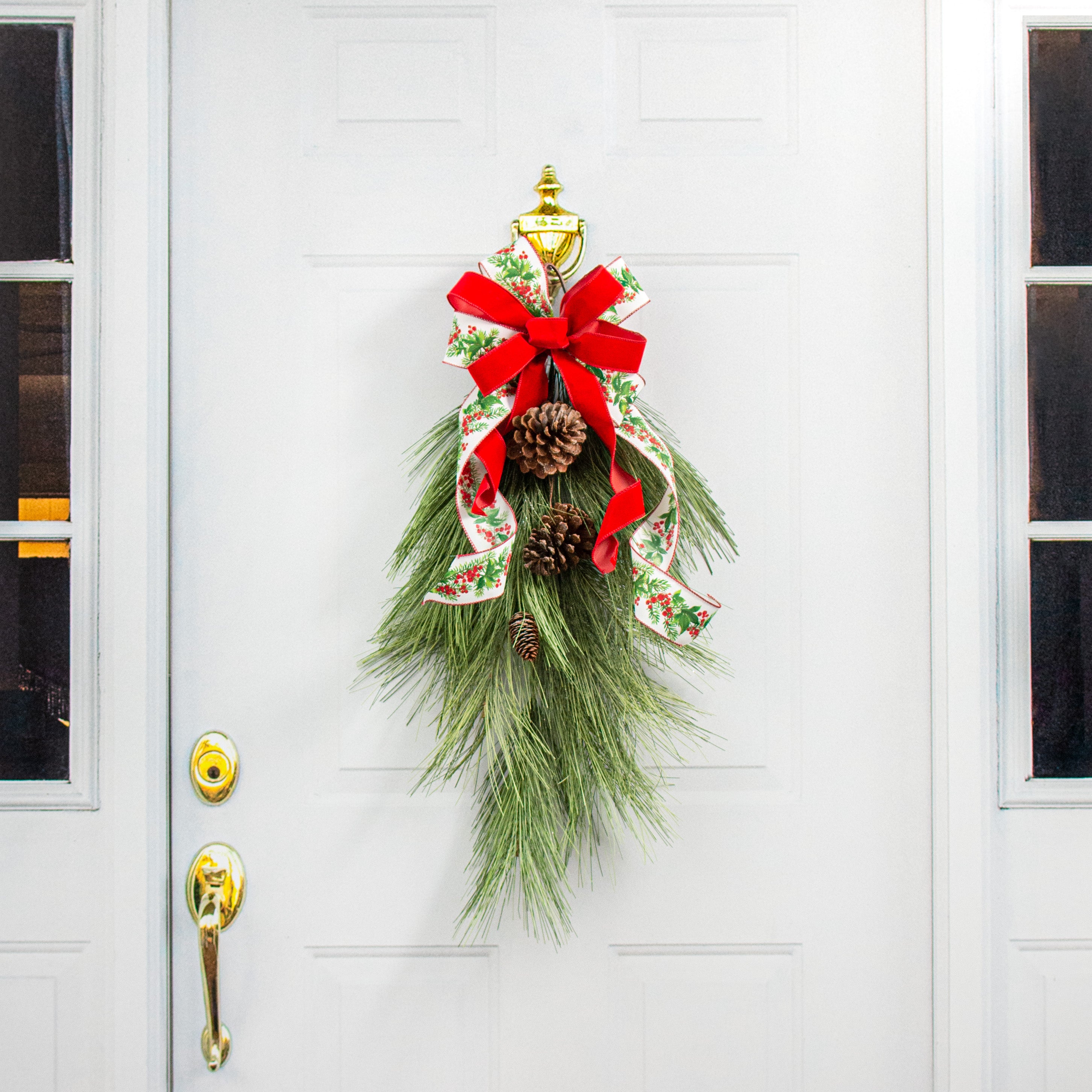 32" Iced Pine with Pinecones Teardrop detail photo 4
