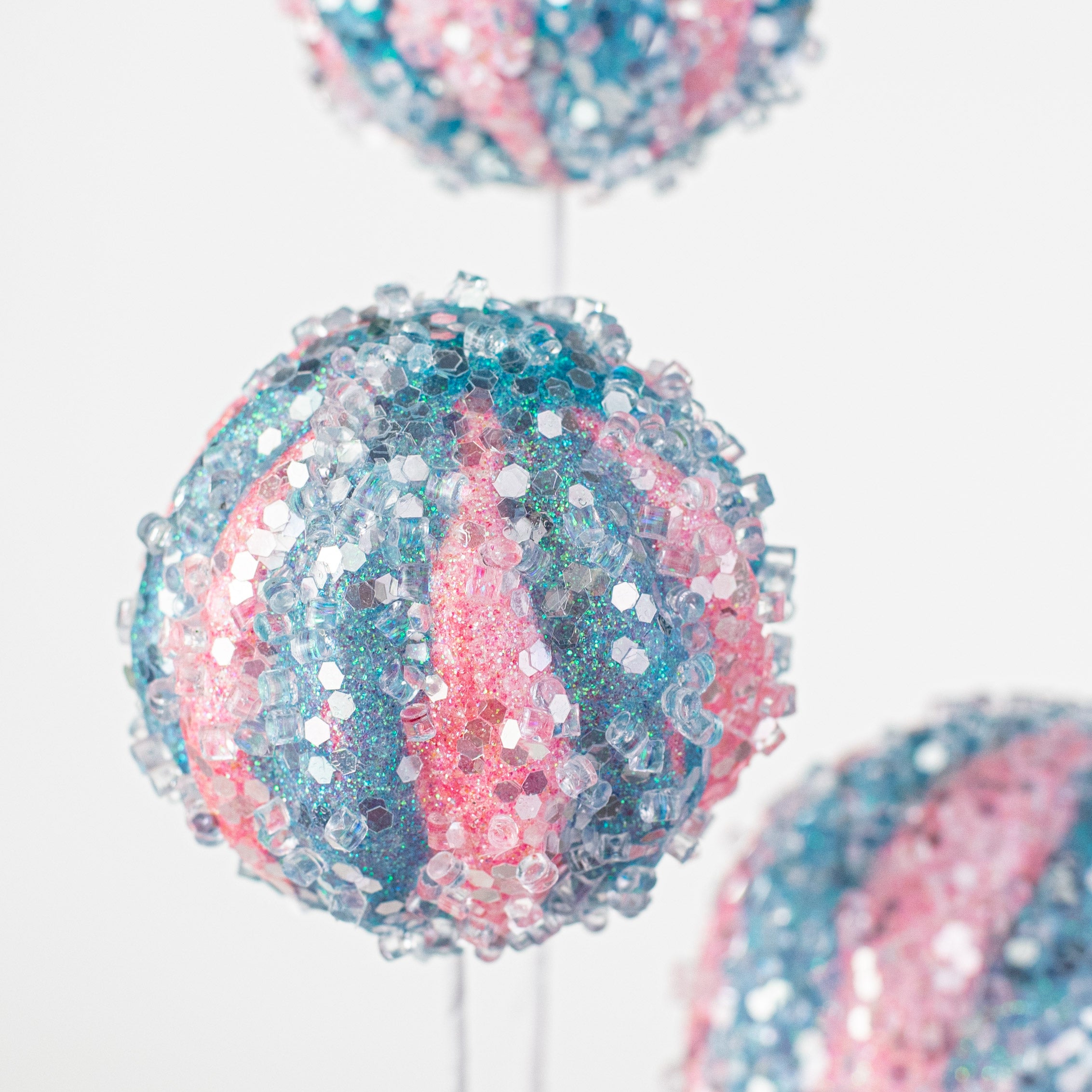 18" Icy Ball Pick: Blue & Pink Lifestyle Photo