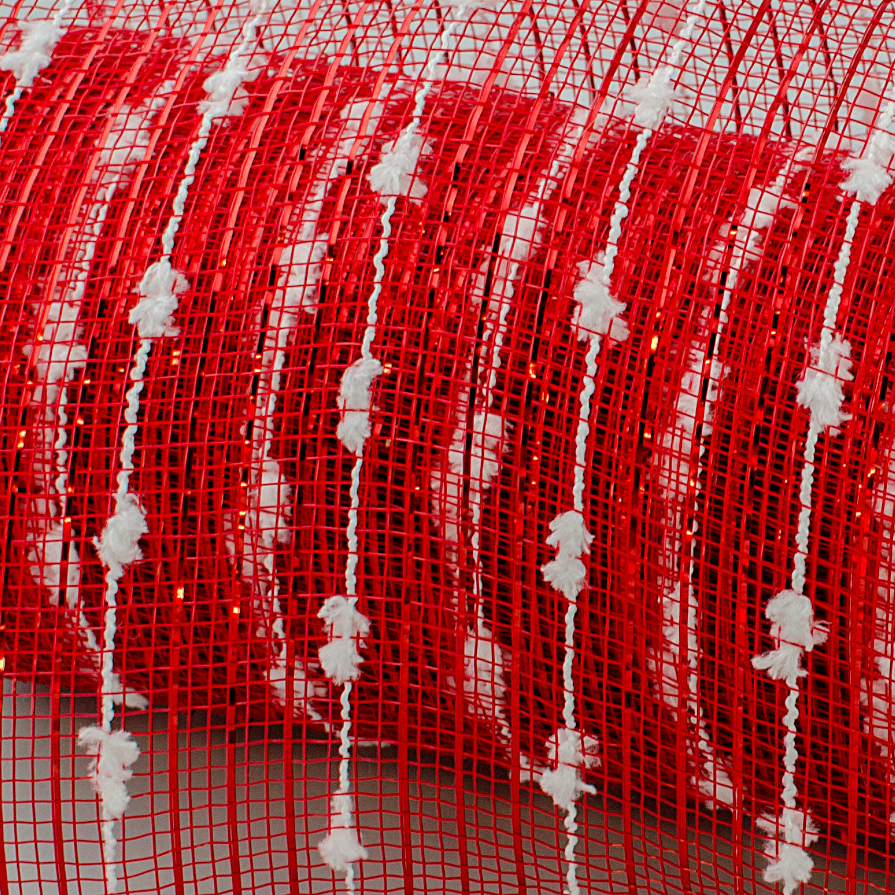 21" Metallic Snowball Deco Mesh: Red & White (10 Yards)