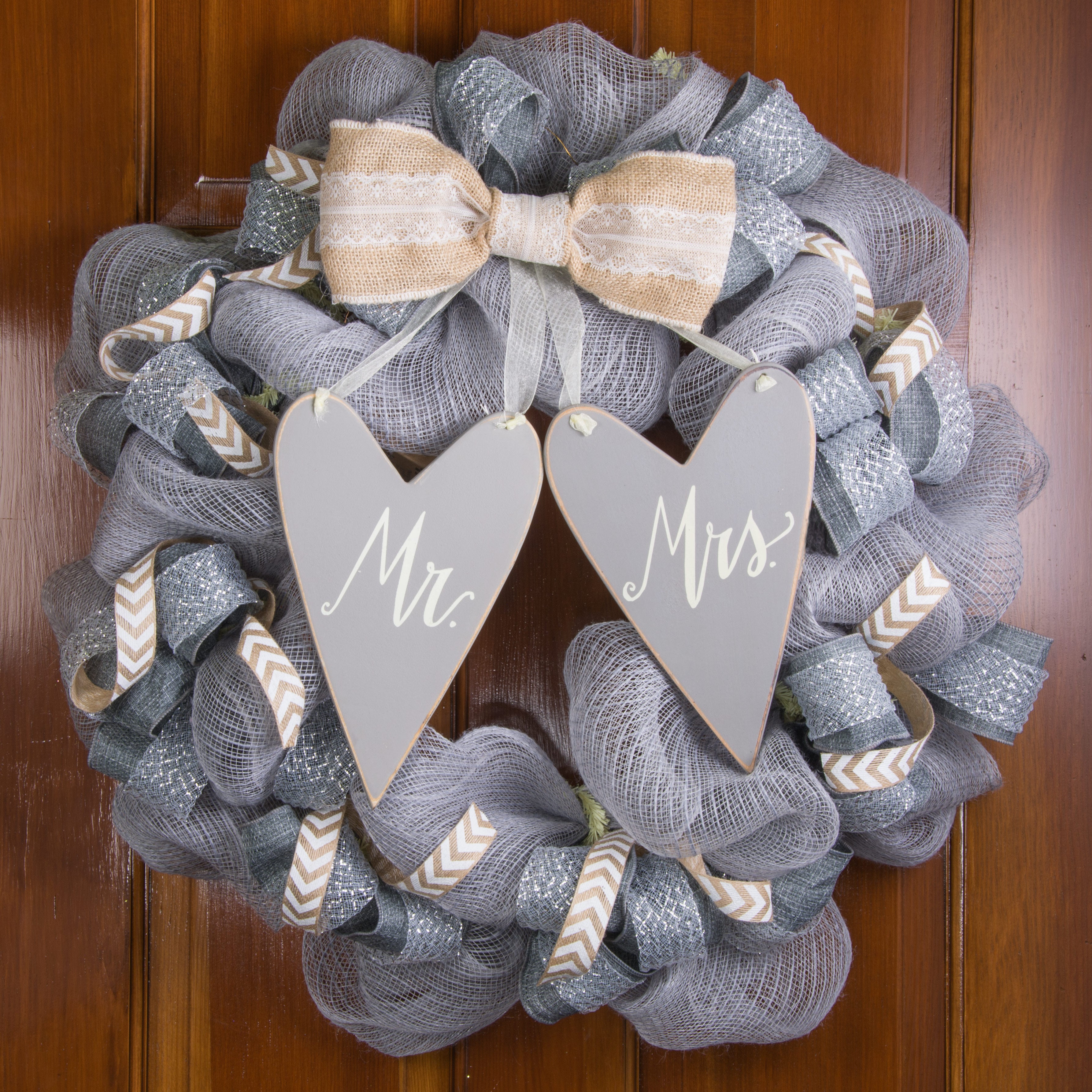 9" Hanging Heart Heart Sign: Mrs