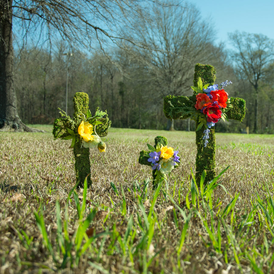 14" Green Sheet Moss Cross Stake