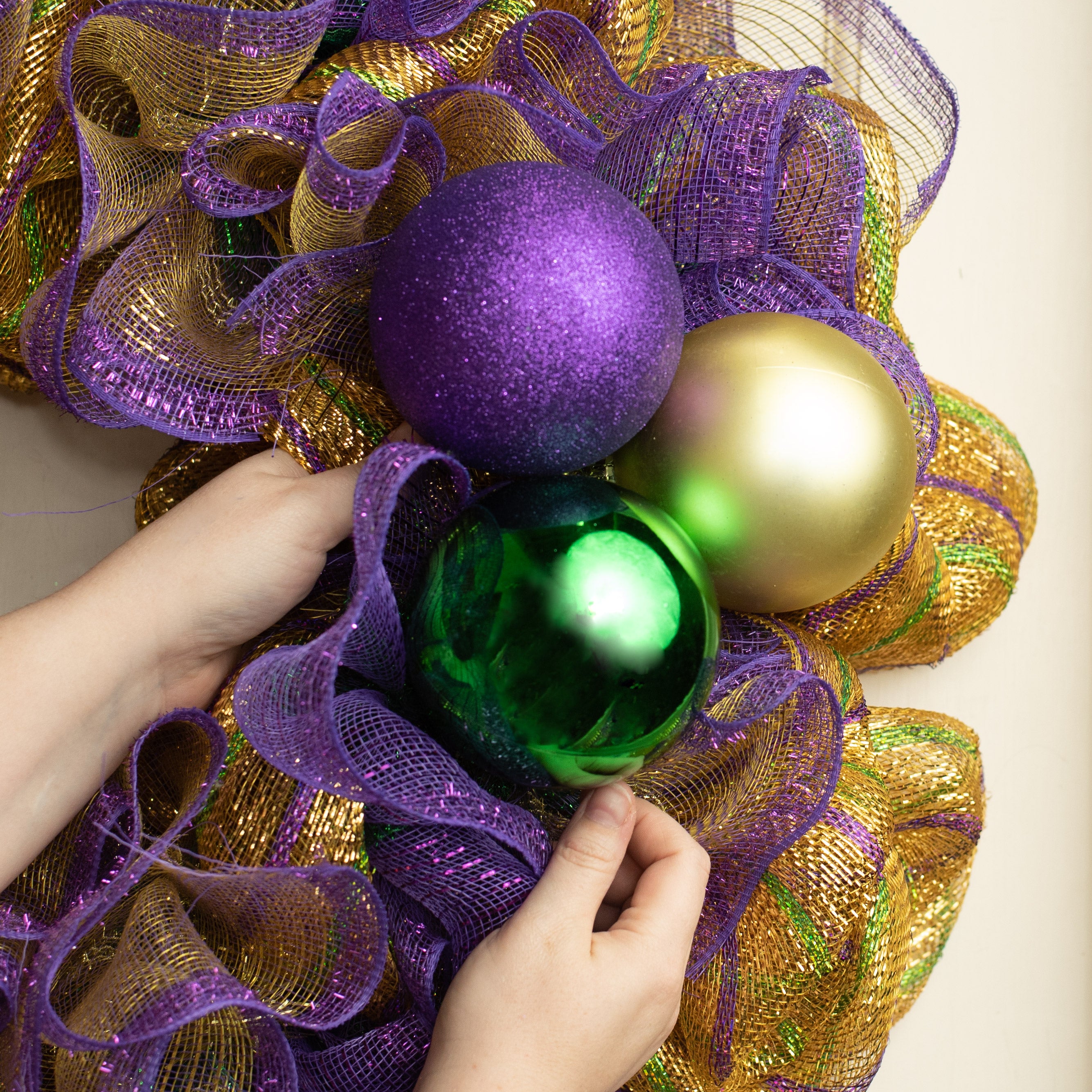 100MM Ball Cluster On Wire Tinsel Tie: Mardi Gras