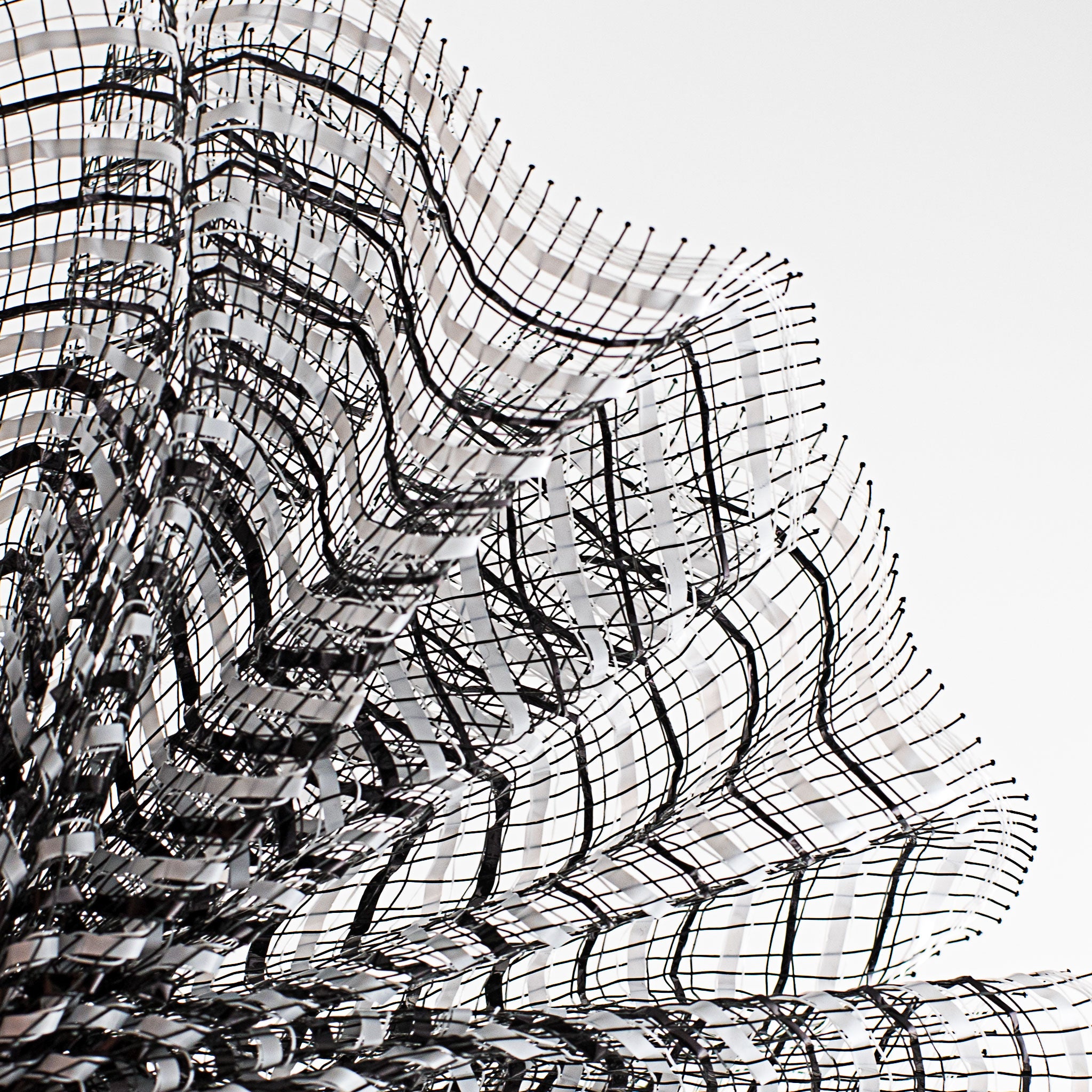 10" Thin Bold Stripe Deco Mesh: Black & White