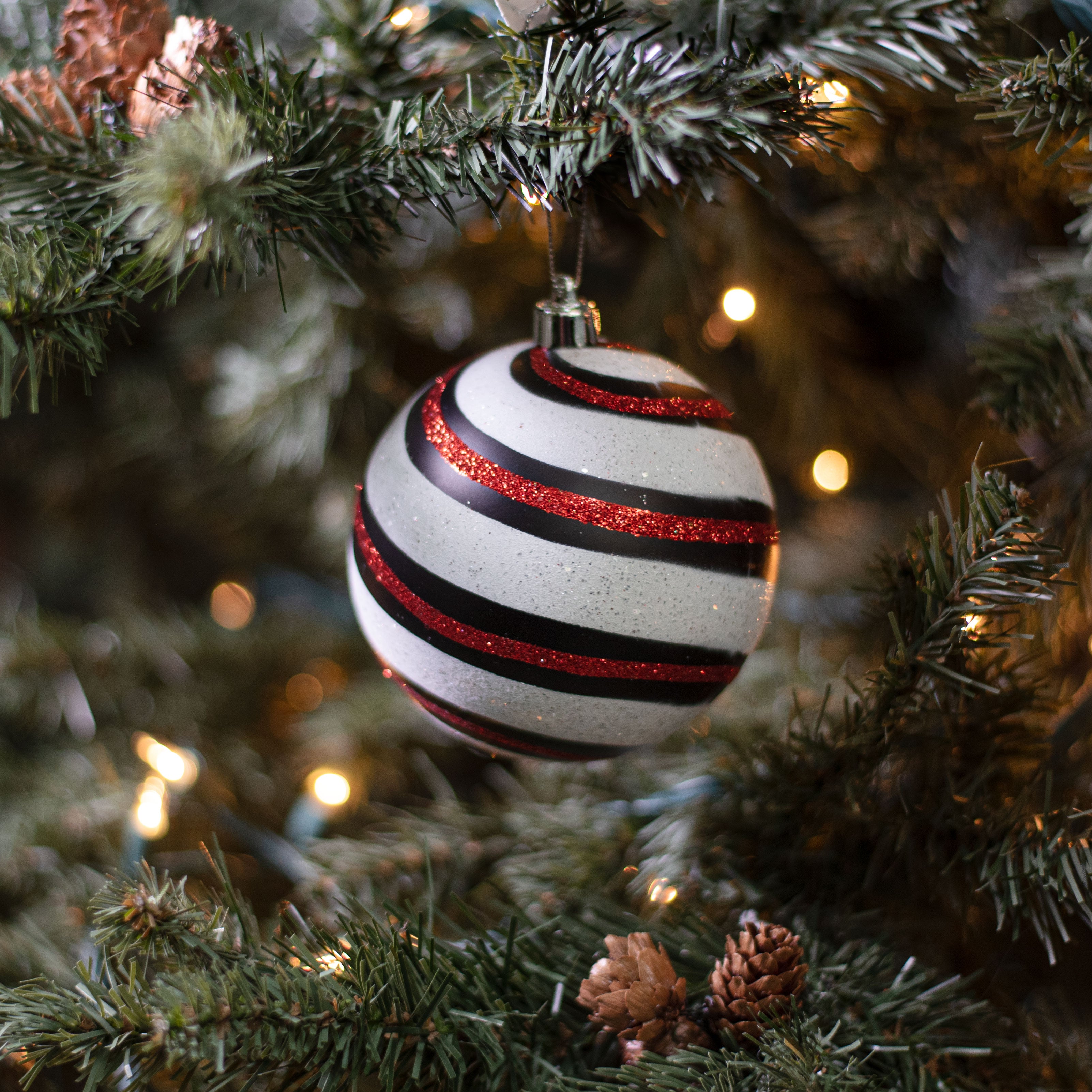 100MM Diagonal Glitter Stripe Ball Ornament: Black, White, Red