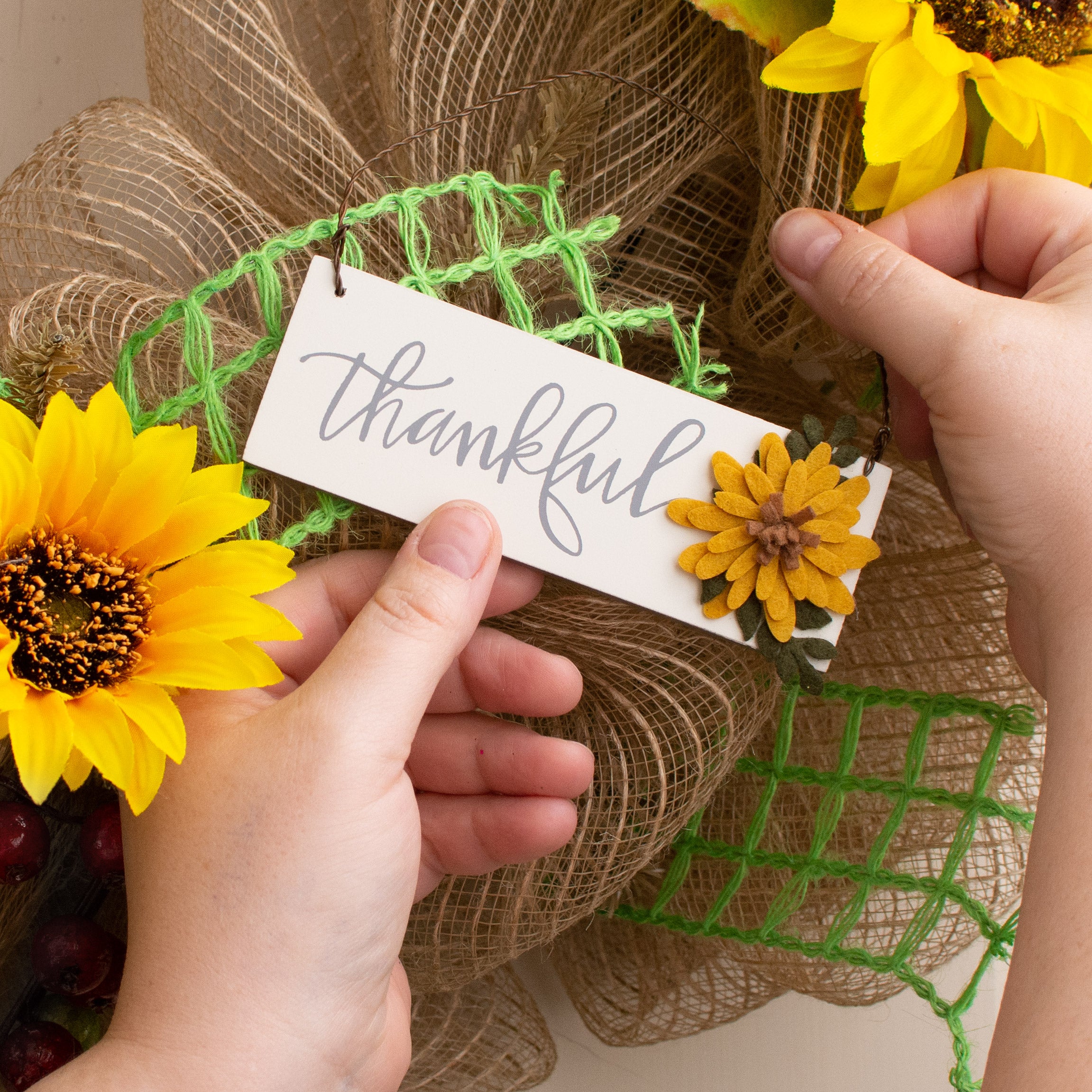 Fall Flower Thankful Ornament (5" x 1.75")