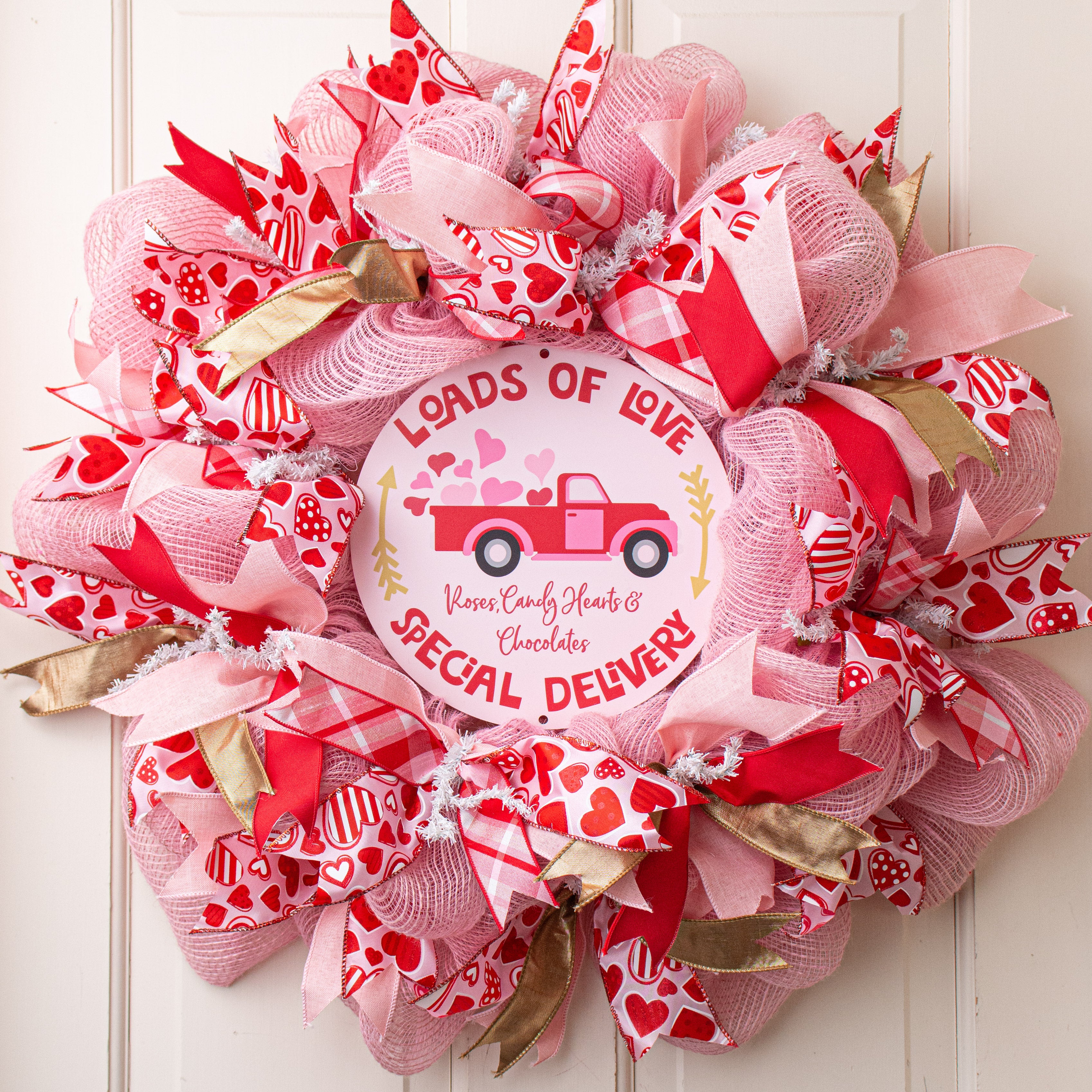 9.4" Round Waterproof Sign: Loads of Love Truck
