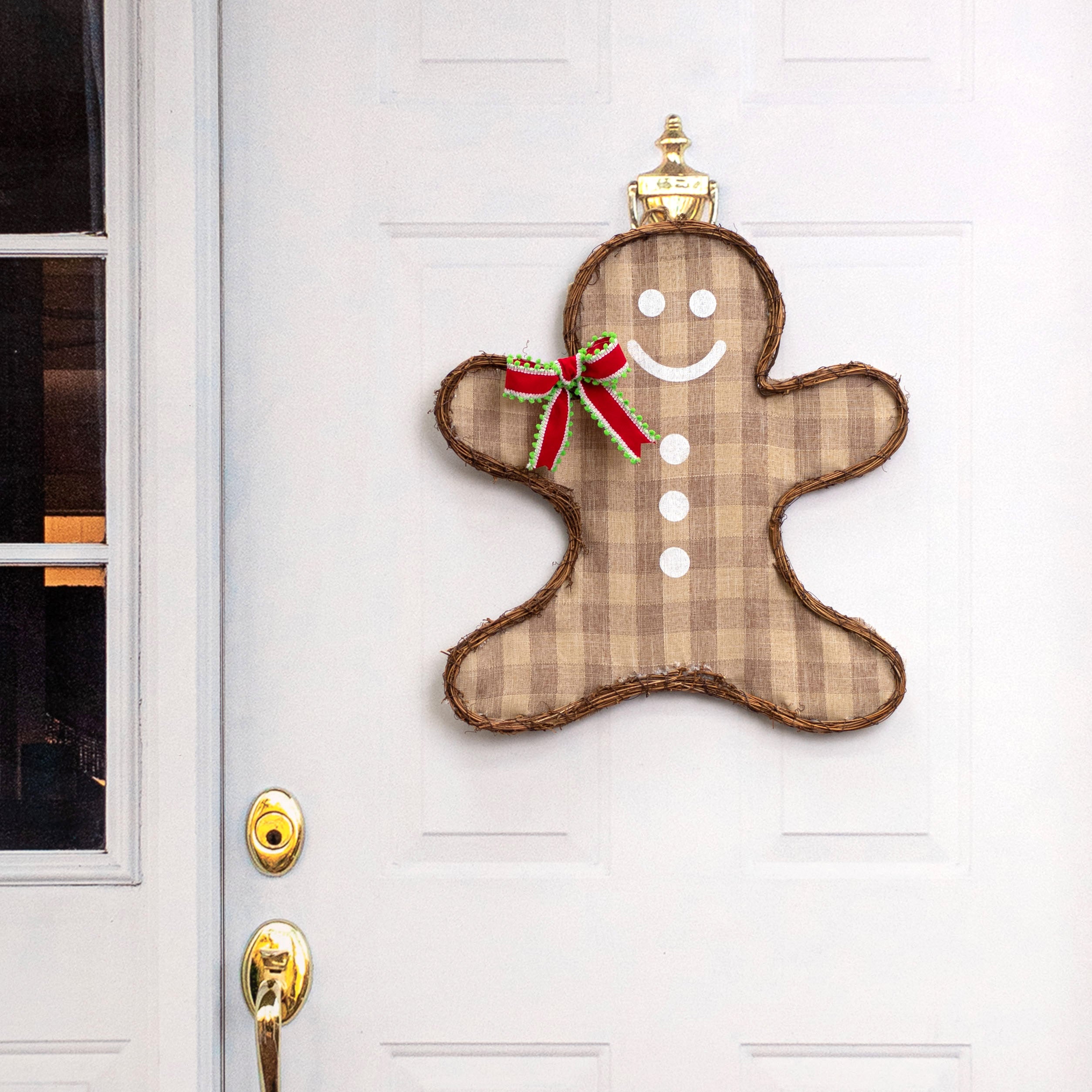 21" Grapevine Hanger: Plaid Gingerbread Man