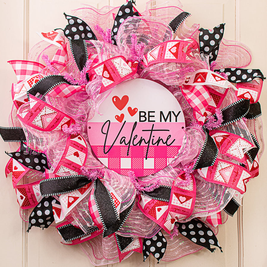 9.4" Round Waterproof Sign: Plaid Be My Valentine