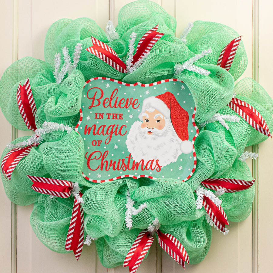 10" Scalloped Wooden Sign: Mint Magic of Santa