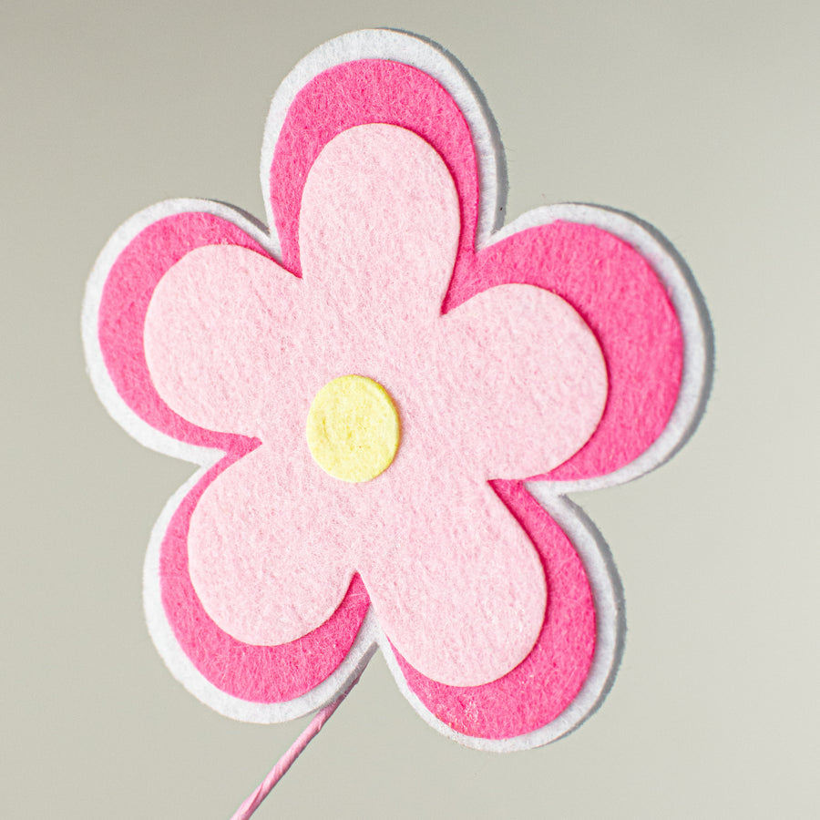 26" Daisy Felt Cutout Spray