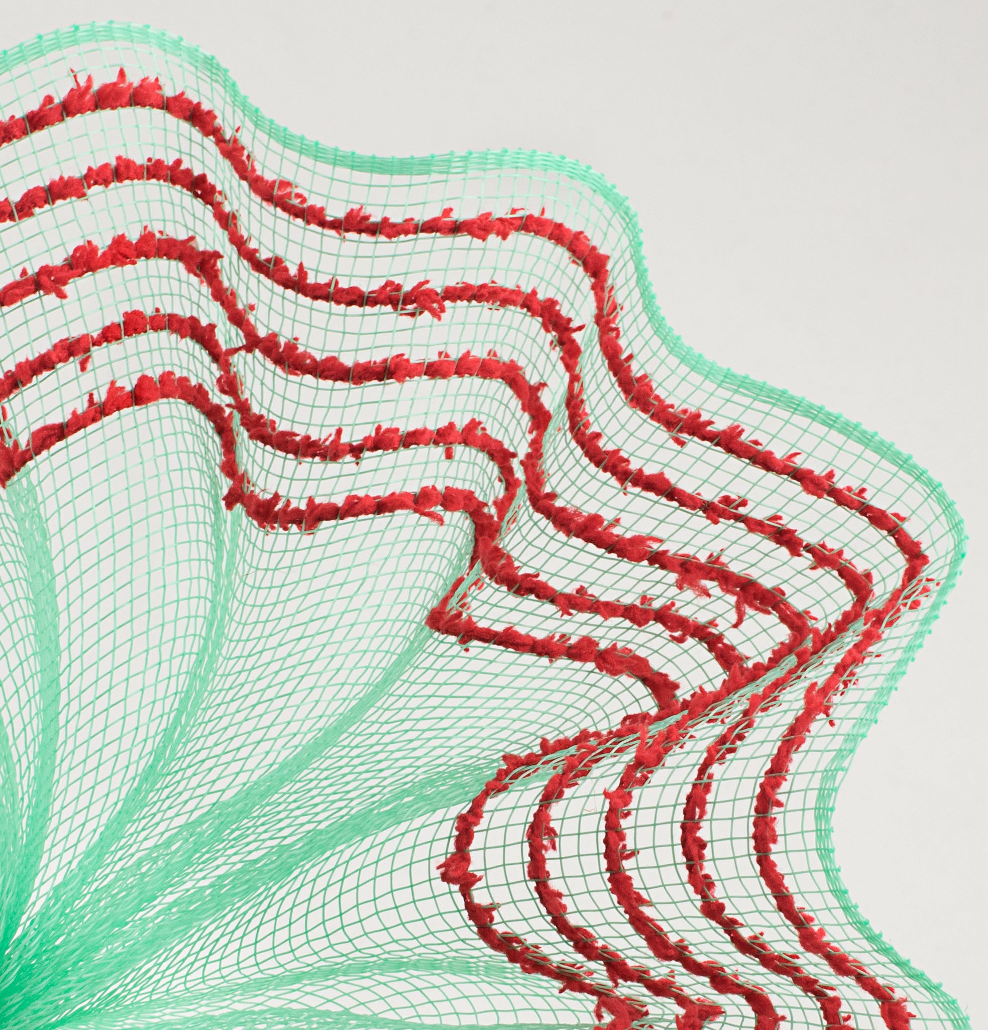 10" Border Stripe Snowdrift Mesh: Mint Green & Red