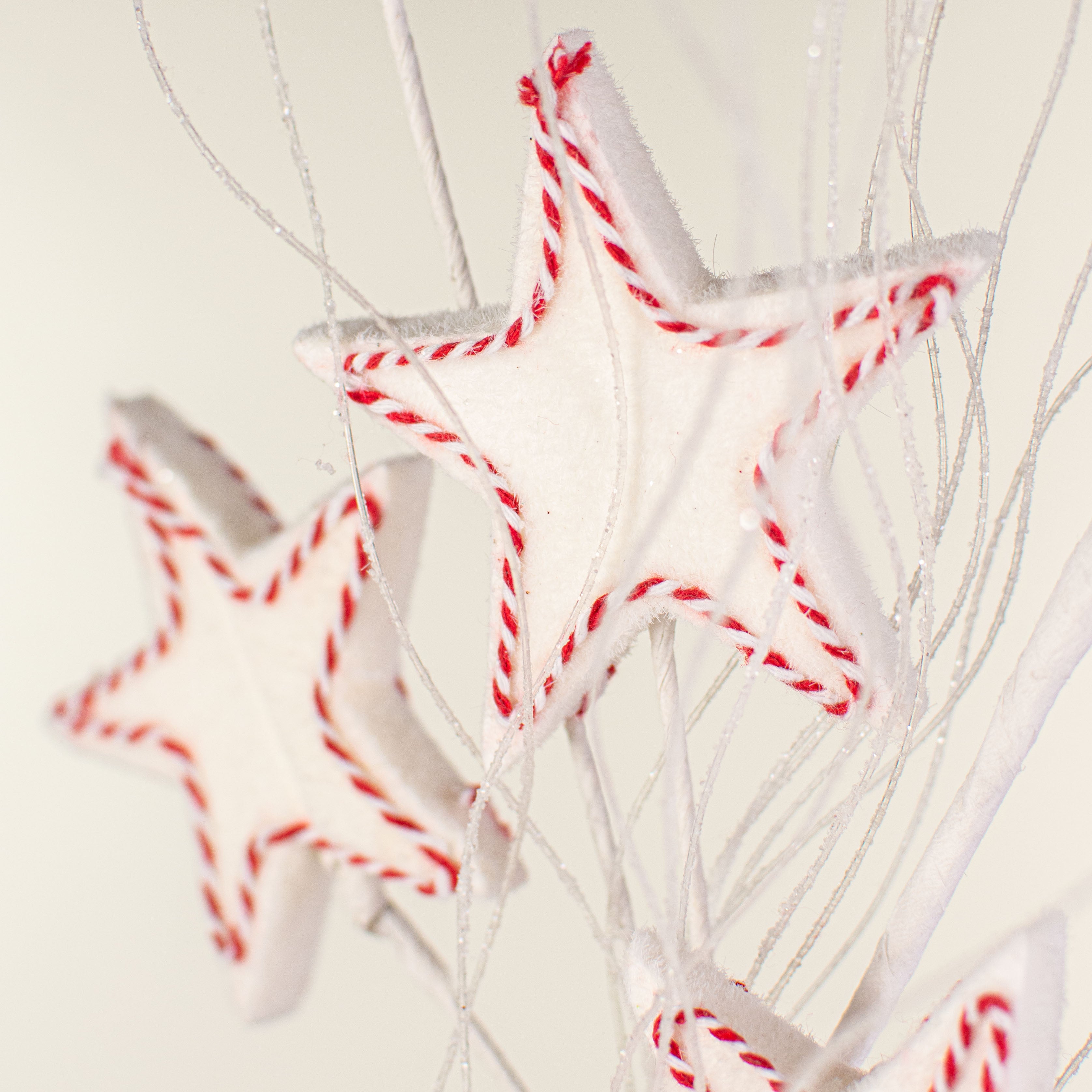 32" Peppermint Striped Star & Grass Spray