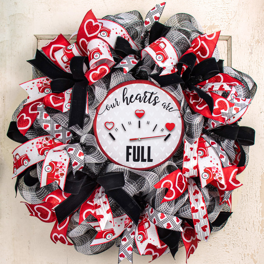 9.4" Round Waterproof Sign: Hearts Are Full