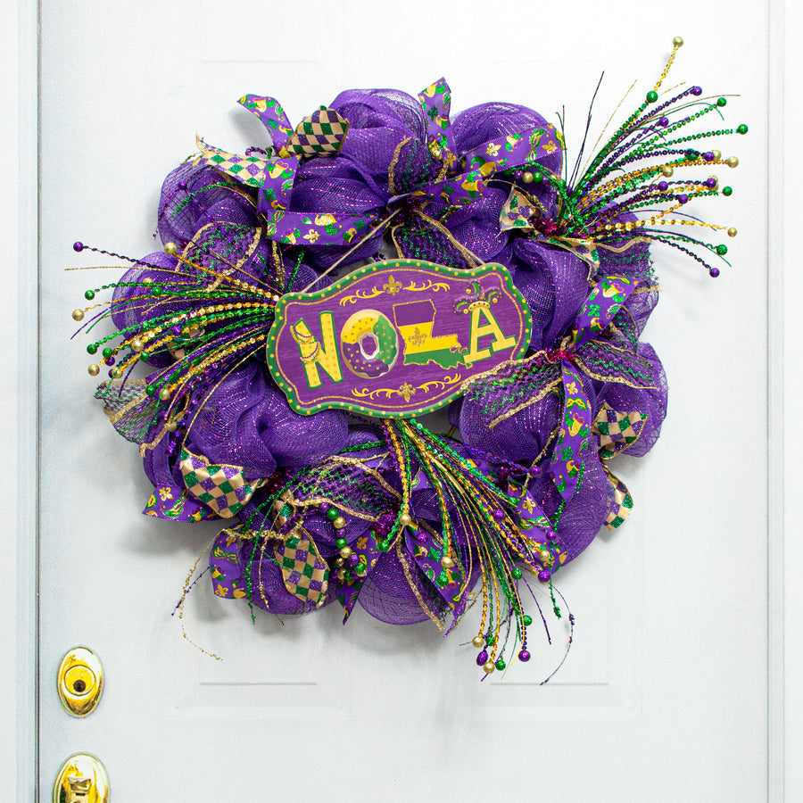 12" Scalloped Wooden Sign: NOLA