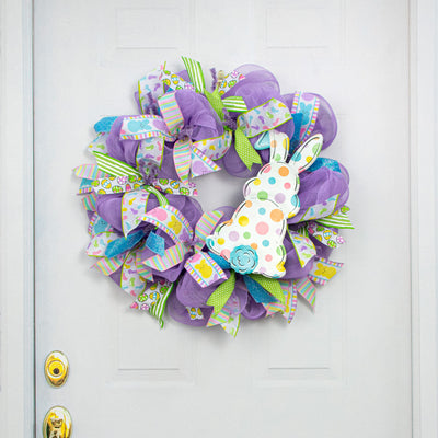15" Bunny Bottom Embossed Metal Hanger: White & Pastel