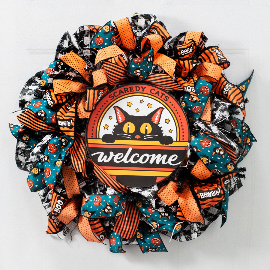 10" Round Wooden Sign: Vintage Scaredy Cats Welcome