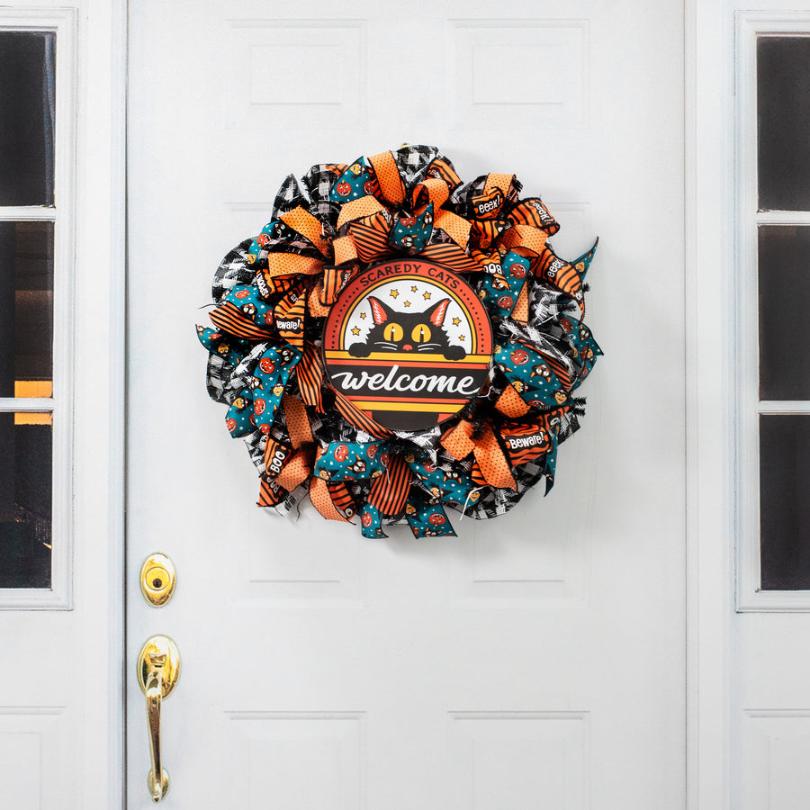 10" Round Wooden Sign: Vintage Scaredy Cats Welcome