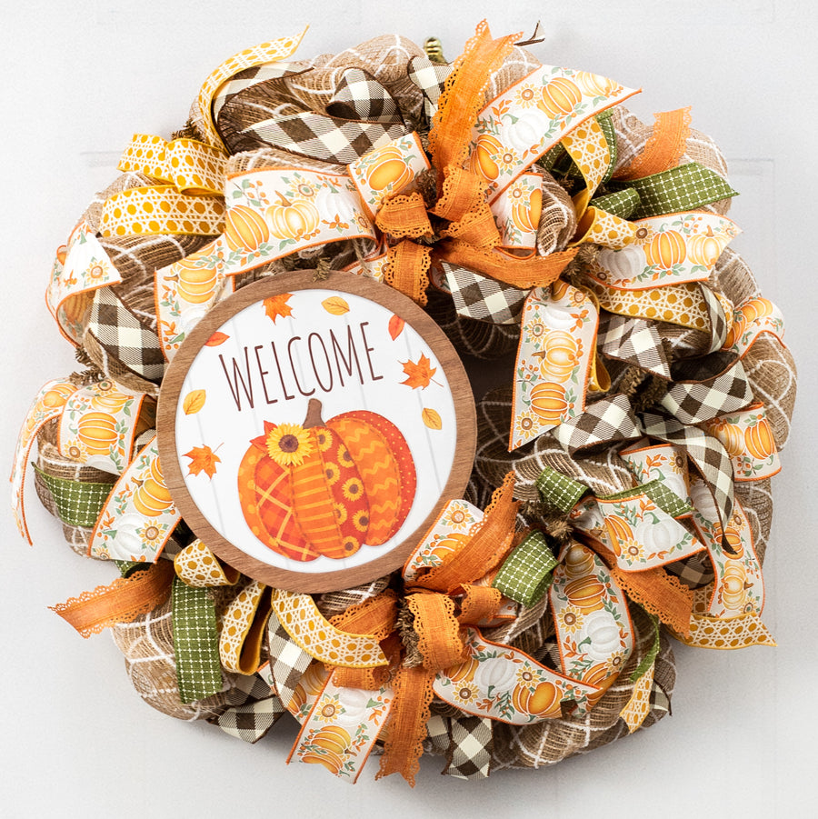 10" Round Wooden Sign: Welcome Quilted Pumpkin