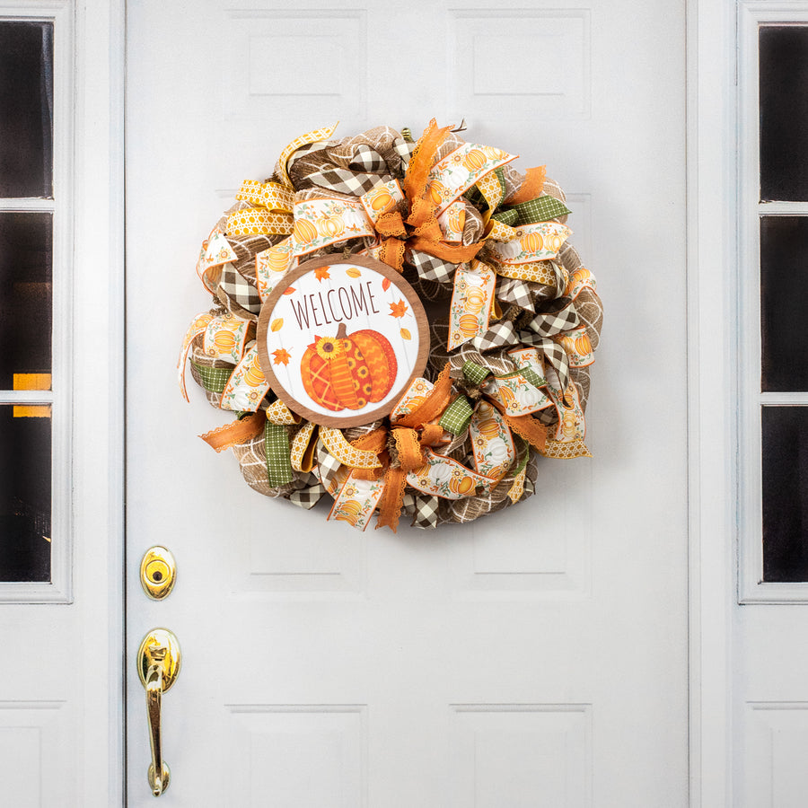 10" Round Wooden Sign: Welcome Quilted Pumpkin