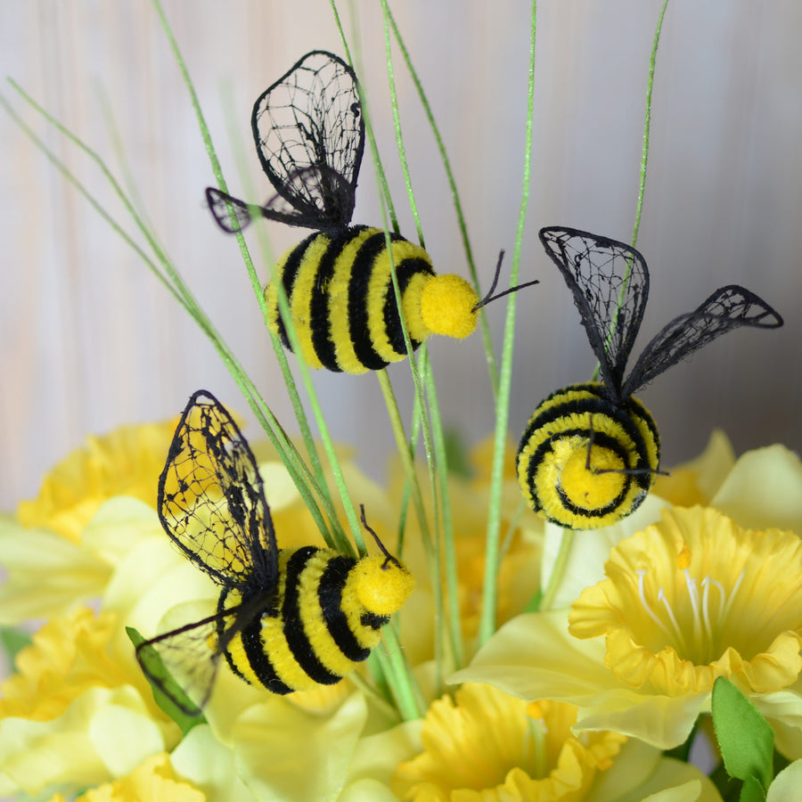 24" Honey Bee With Green Grass Floral Pick