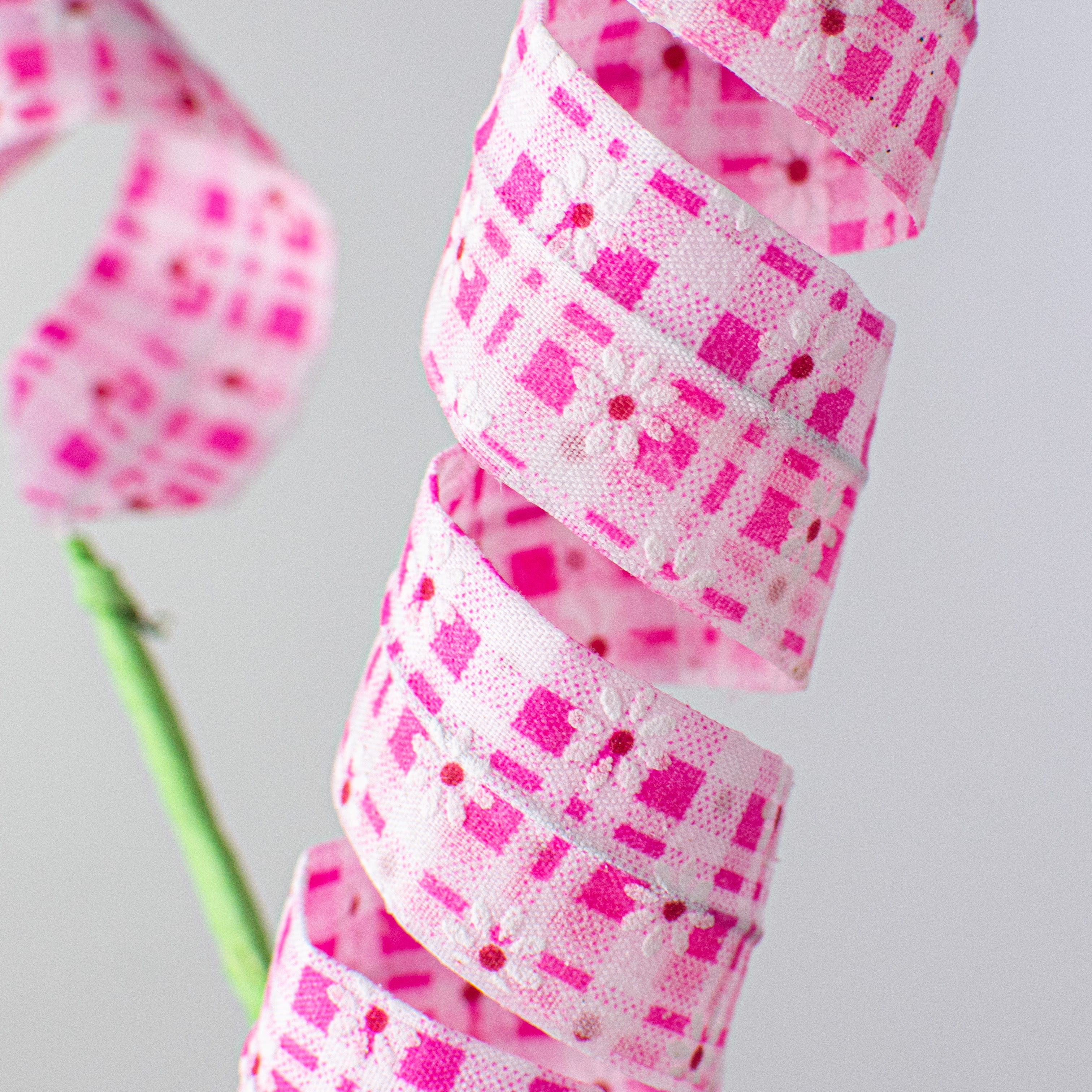 24" Daisy Fabric Curl Spray: Pink Plaid