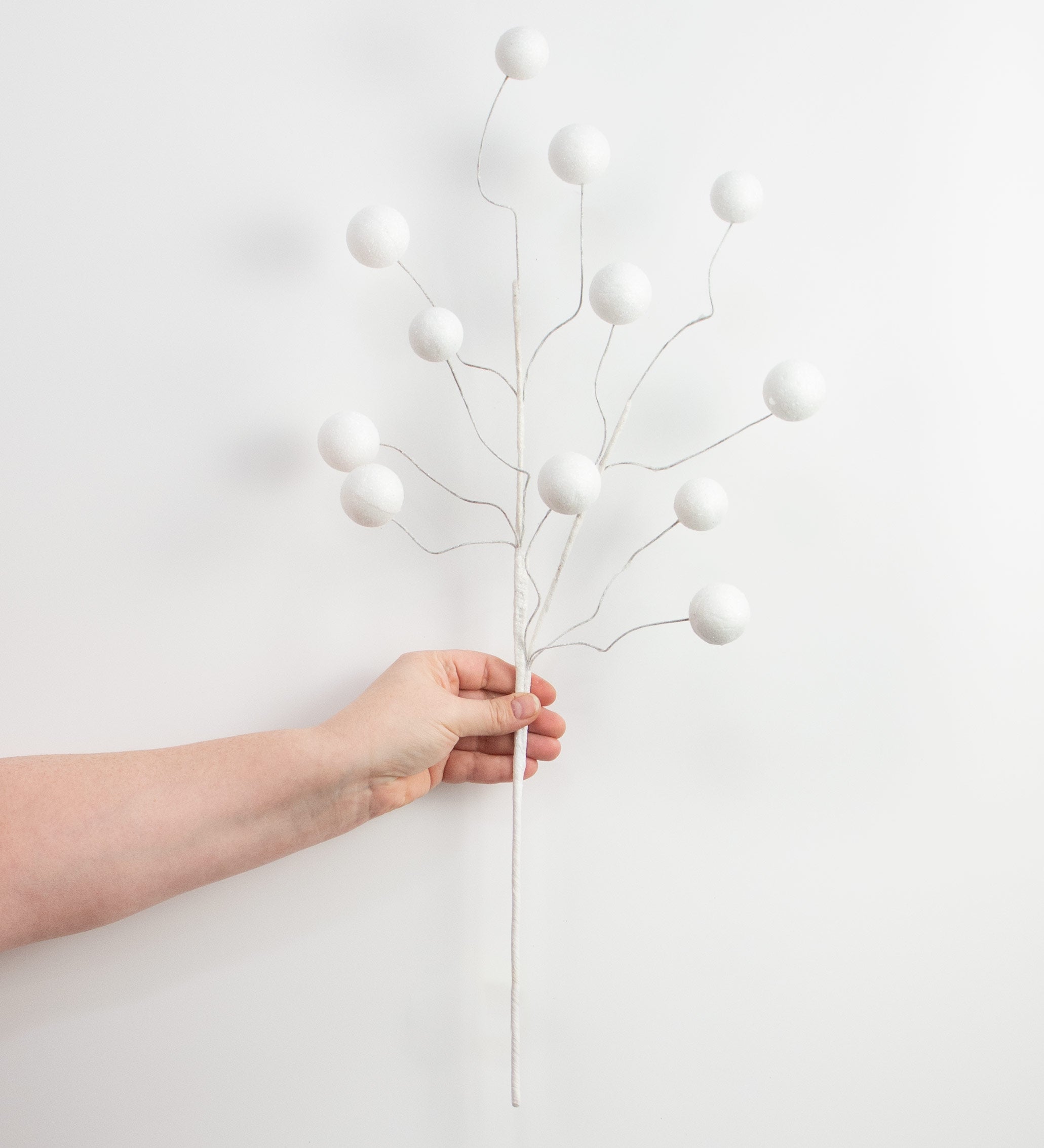 24" Glitter Ball Spray: White