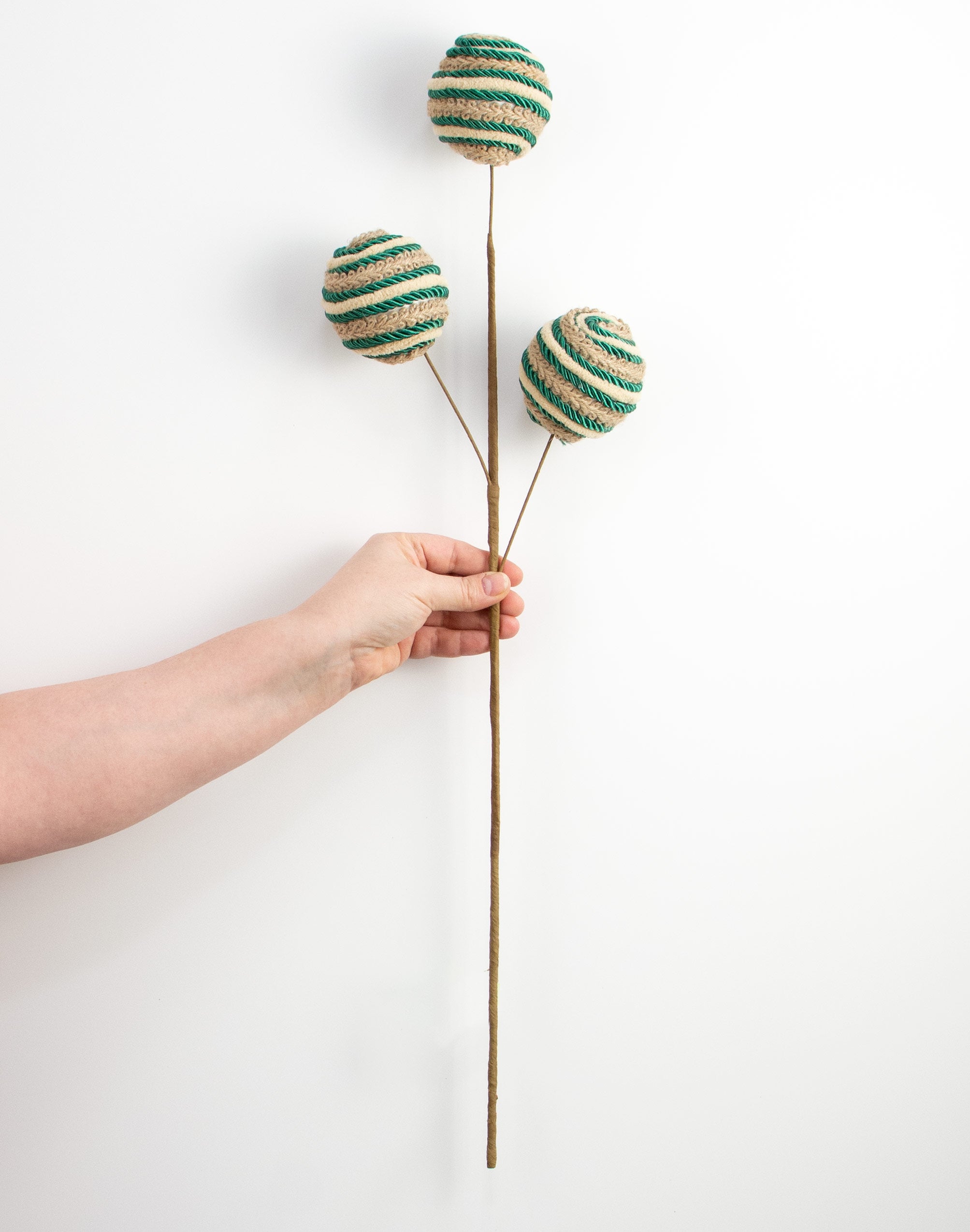 26" Silk Rope & Jute Ball Spray: Green