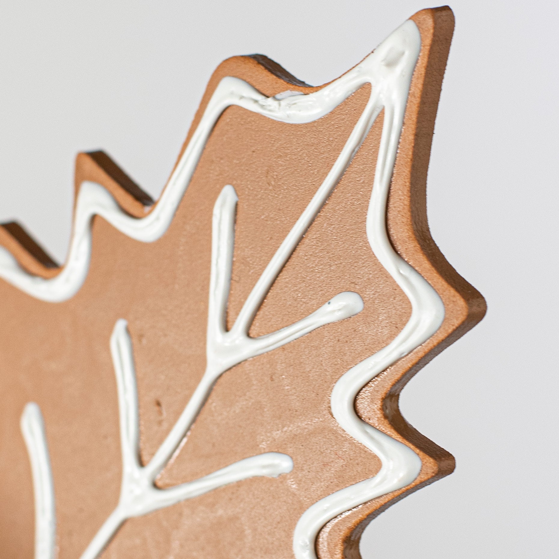 18" Gingerbread Holly Leaf Stem