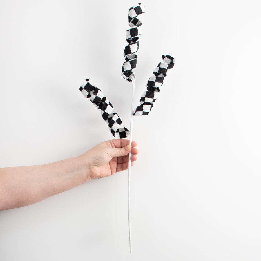 24" Checker Curly Spray: Black & White